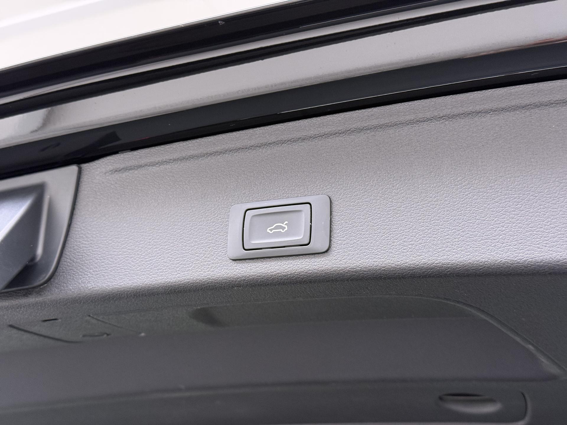 Audi A4 Avant 35 TFSI S edition Competition 16