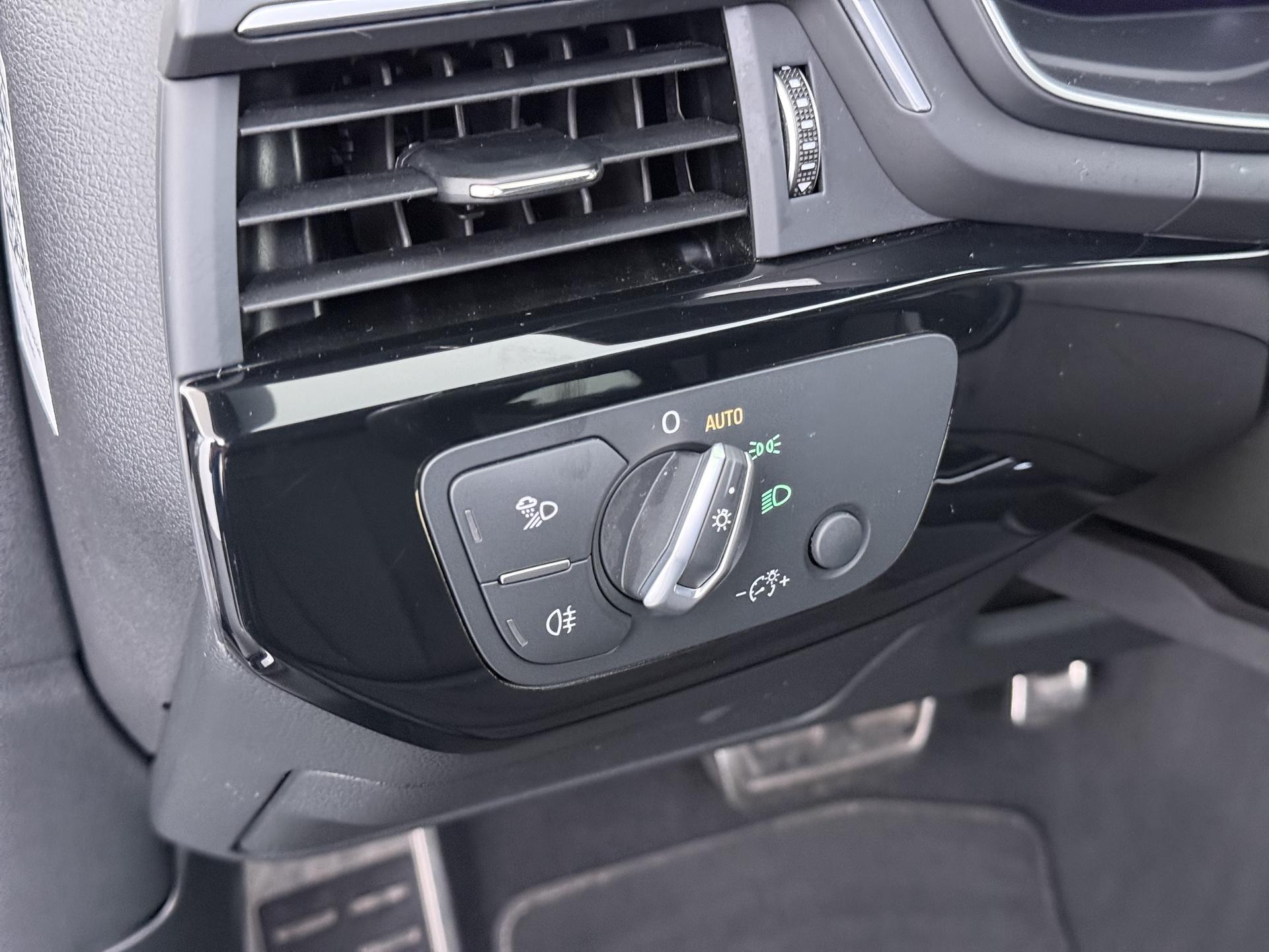 Audi A4 Avant 35 TFSI S edition Competition 24