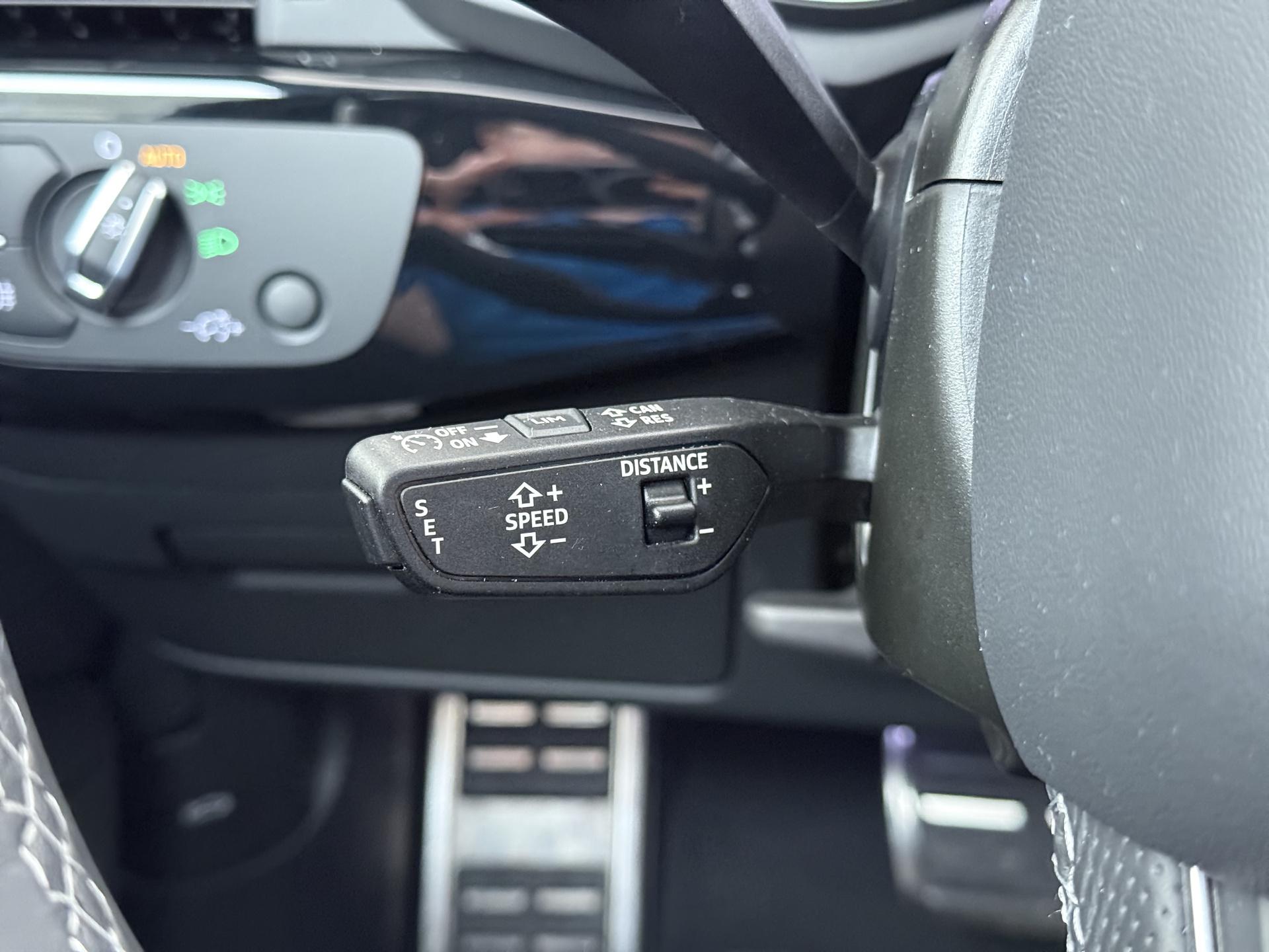 Audi A4 Avant 35 TFSI S edition Competition 26