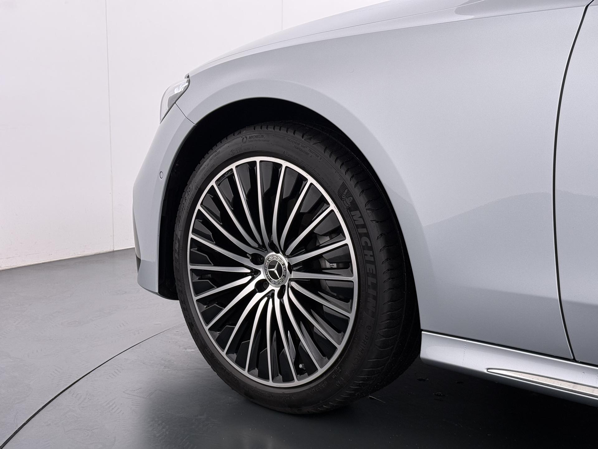 Mercedes-Benz E-klasse 300 e AMG Sport Edition 19