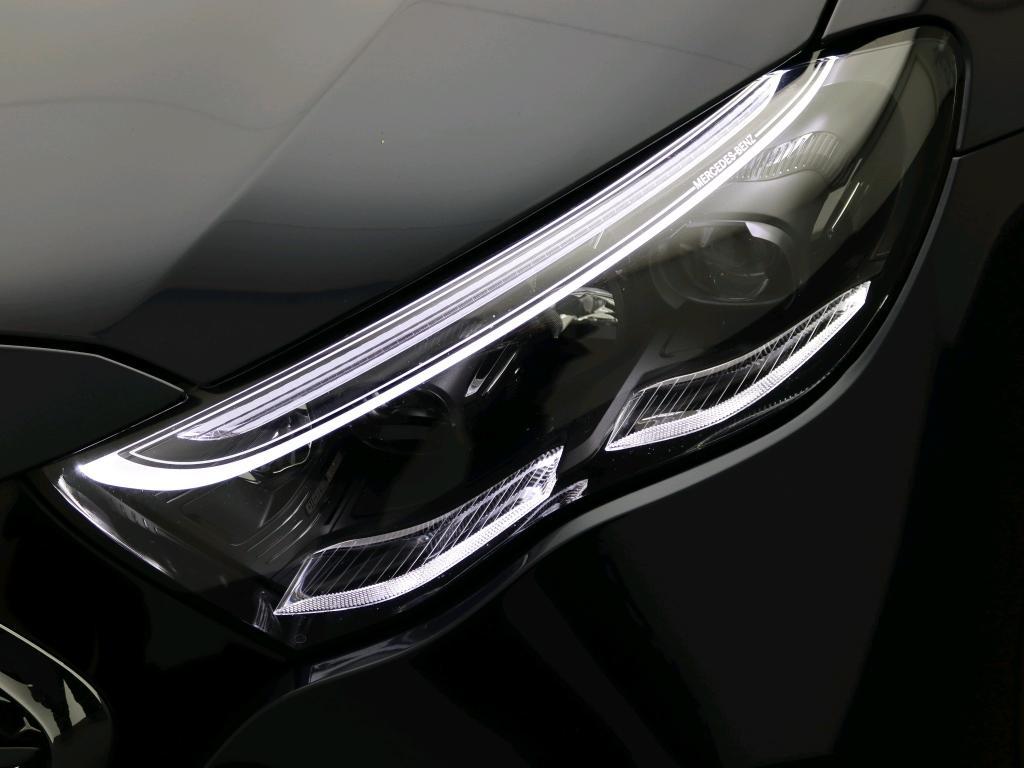 Mercedes-Benz E-klasse 300 e AMG Line 11