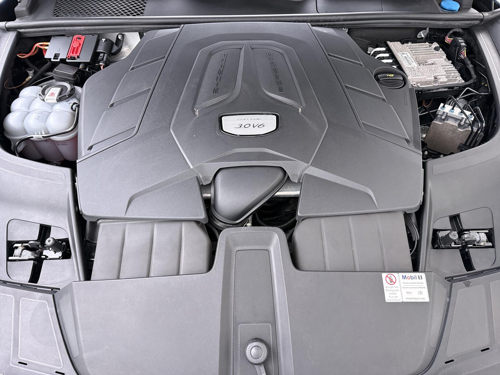 Porsche Cayenne 3.0 23