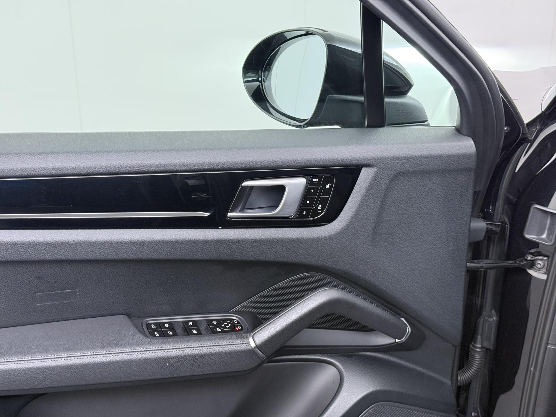 Porsche Cayenne 3.0 24