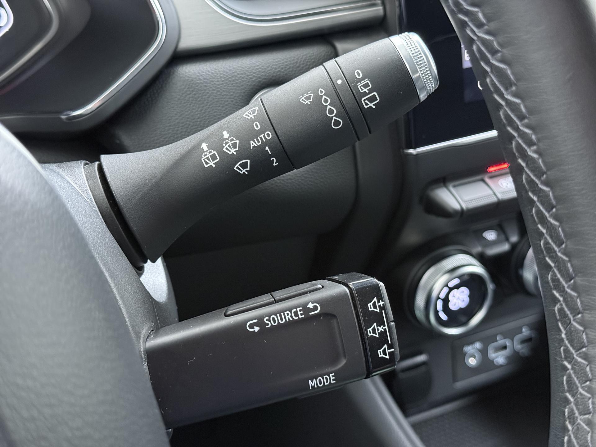 Renault Captur 1.3 TCe 155 Intens 21