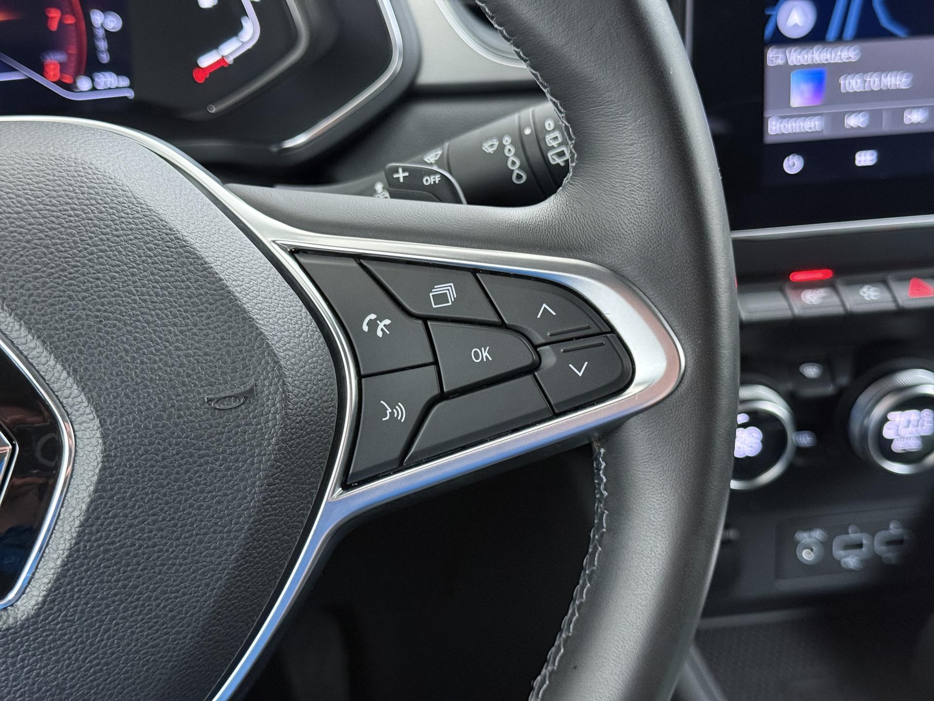 Renault Captur 1.3 TCe 155 Intens 23