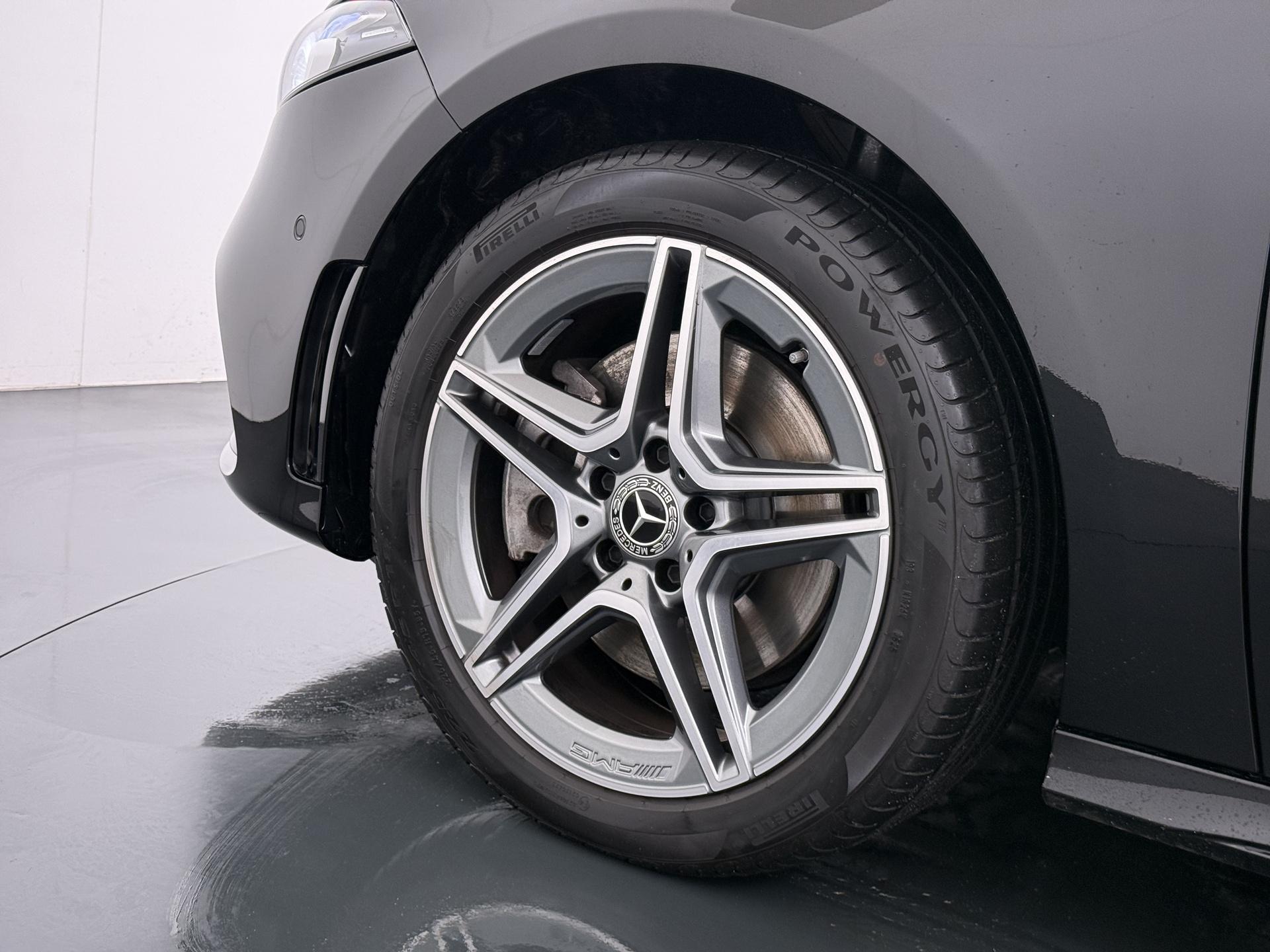 Mercedes-Benz A-klasse 250 e AMG Line 16