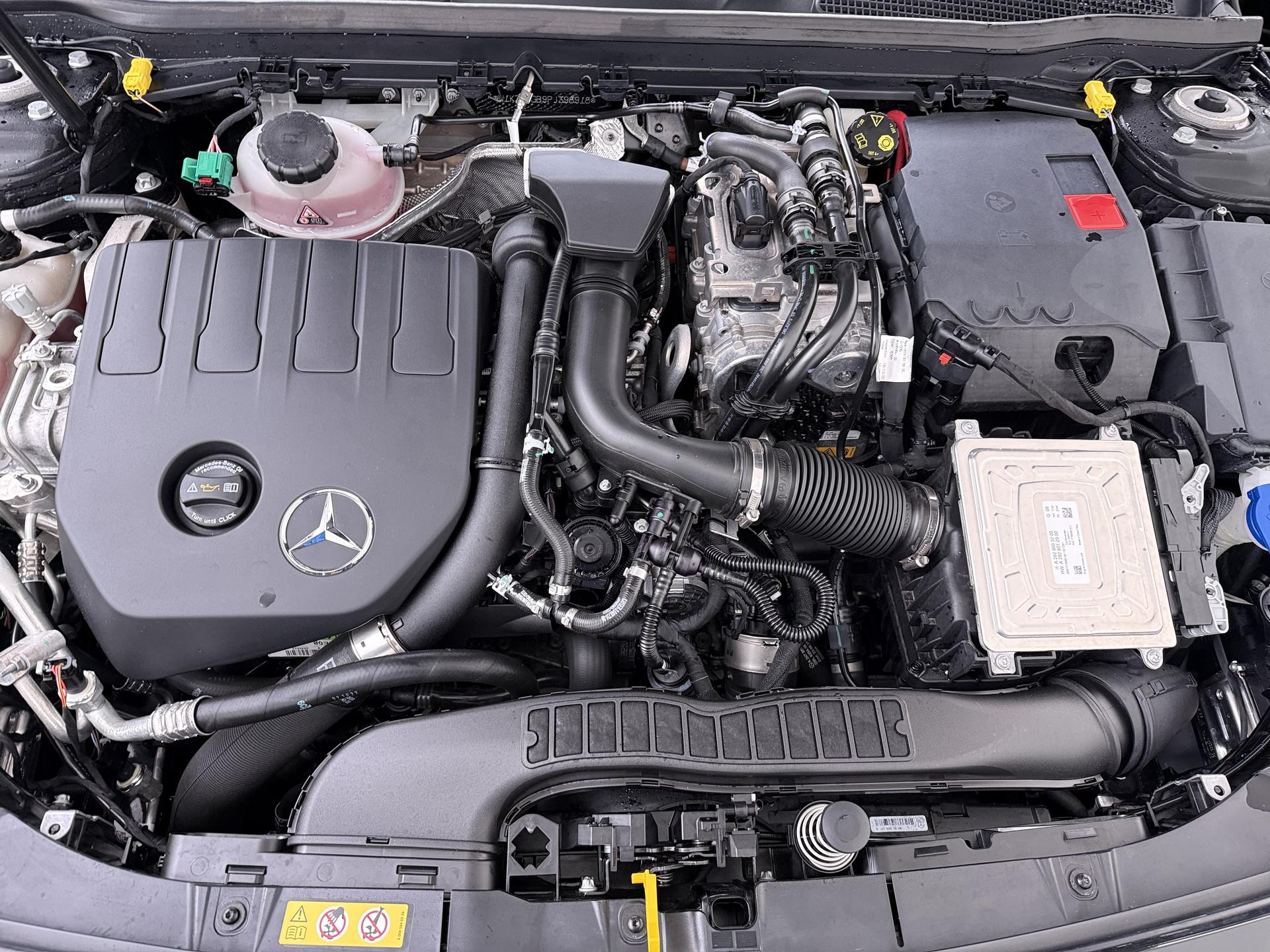 Mercedes-Benz A-klasse 250 e AMG Line 18