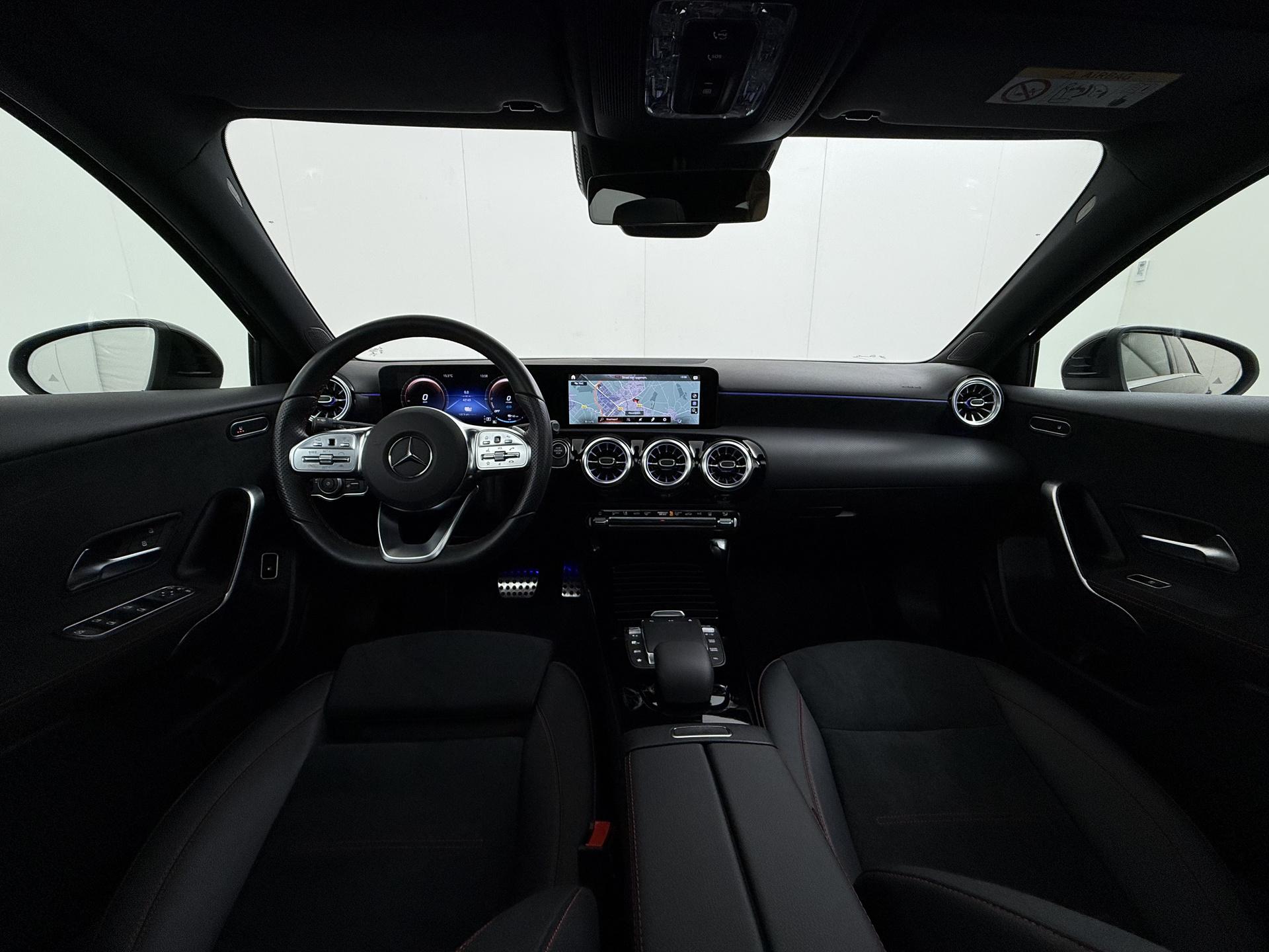 Mercedes-Benz A-klasse 250 e AMG Line 27