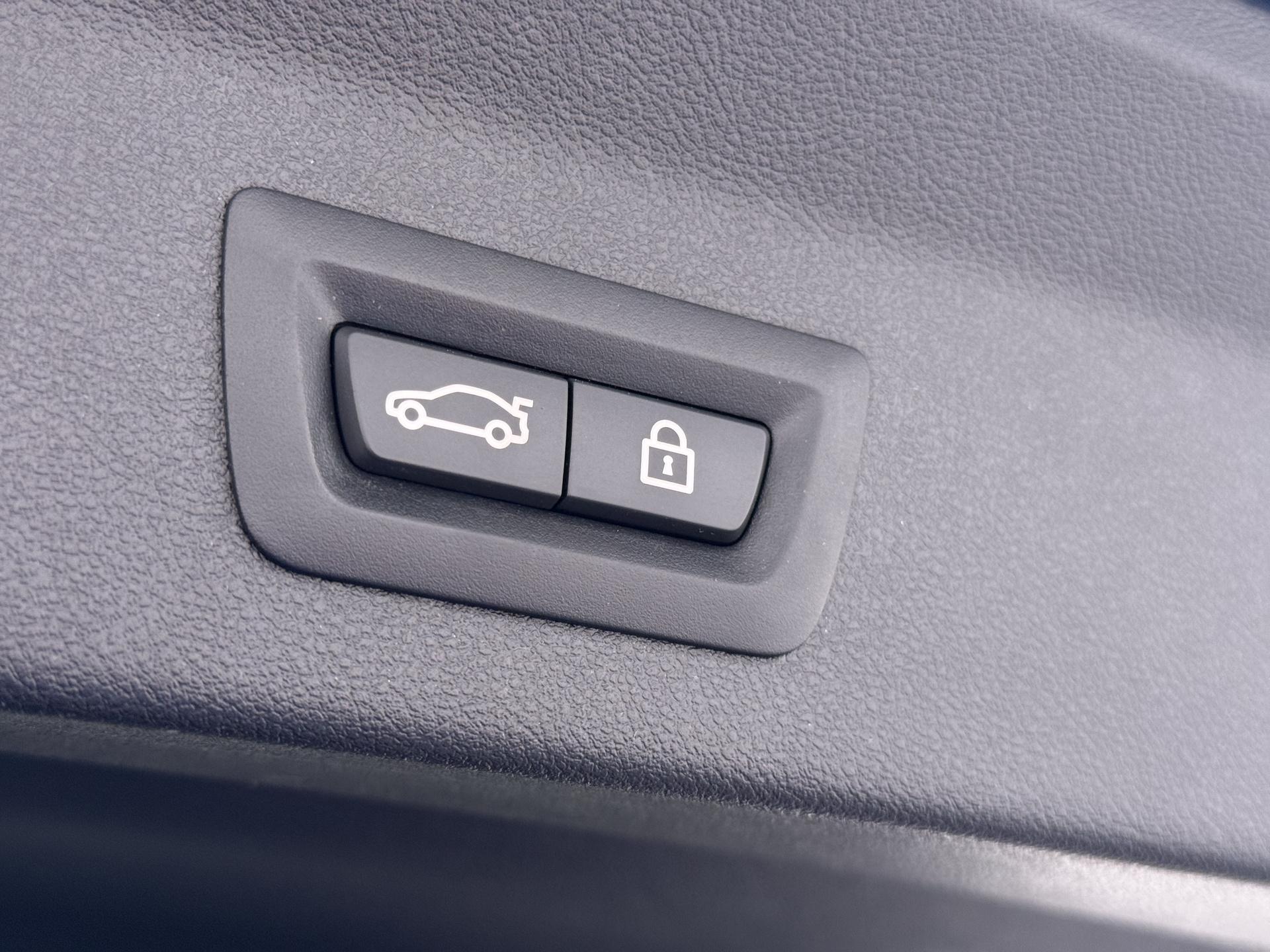 BMW X3 xDrive30e High Executive 8