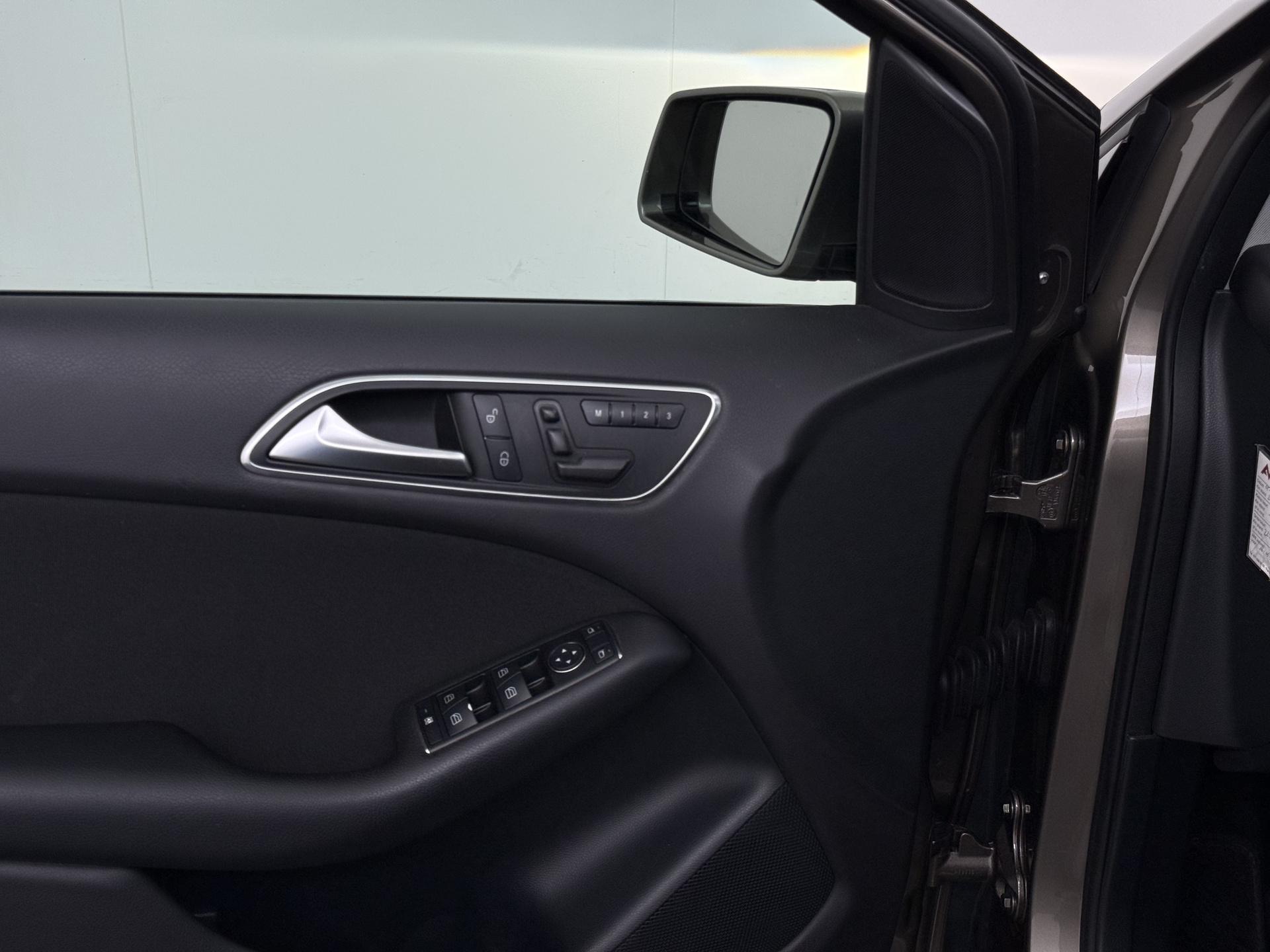 Mercedes-Benz B-klasse 180 Ambition 10