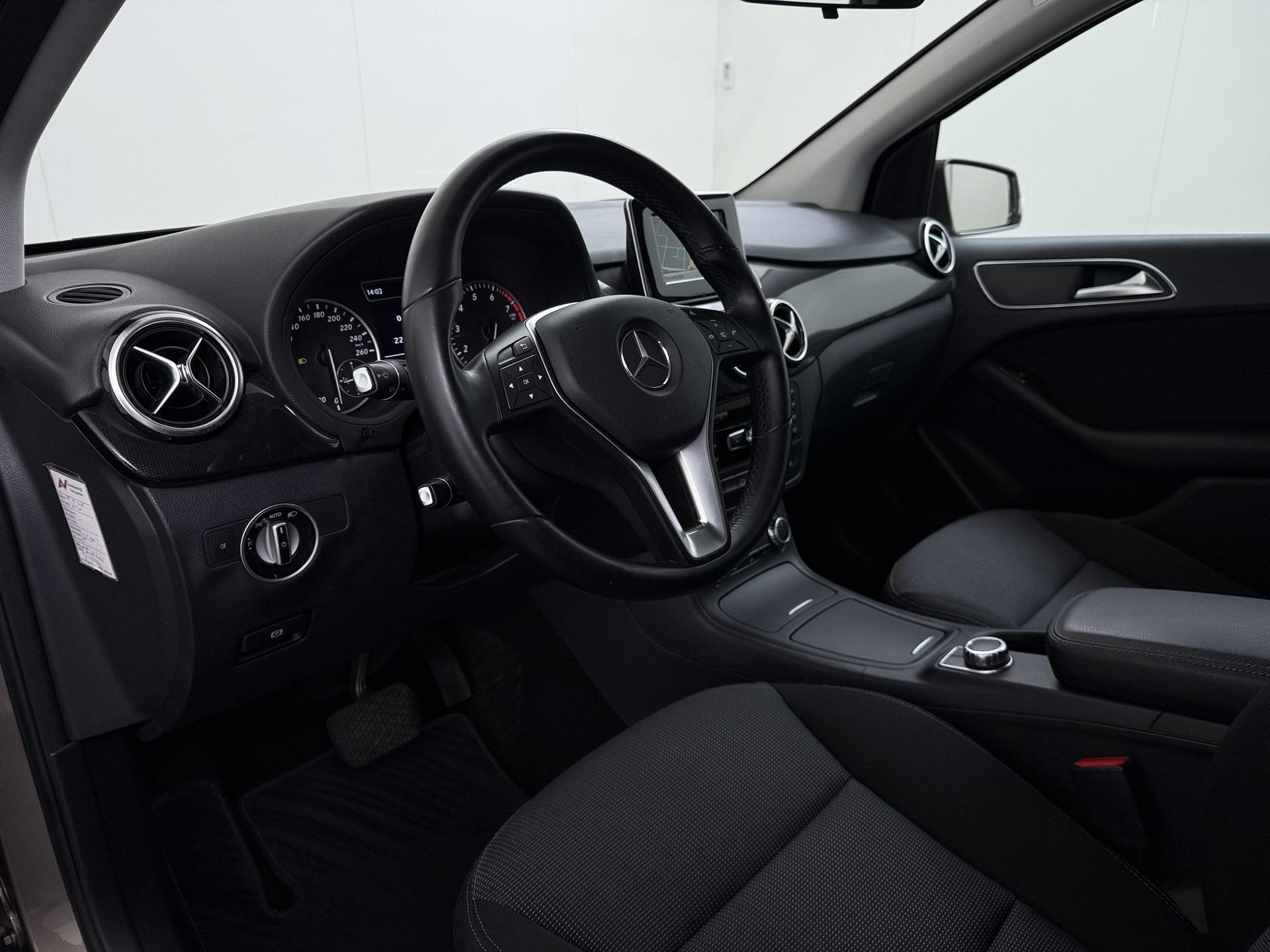 Mercedes-Benz B-klasse 180 Ambition 11