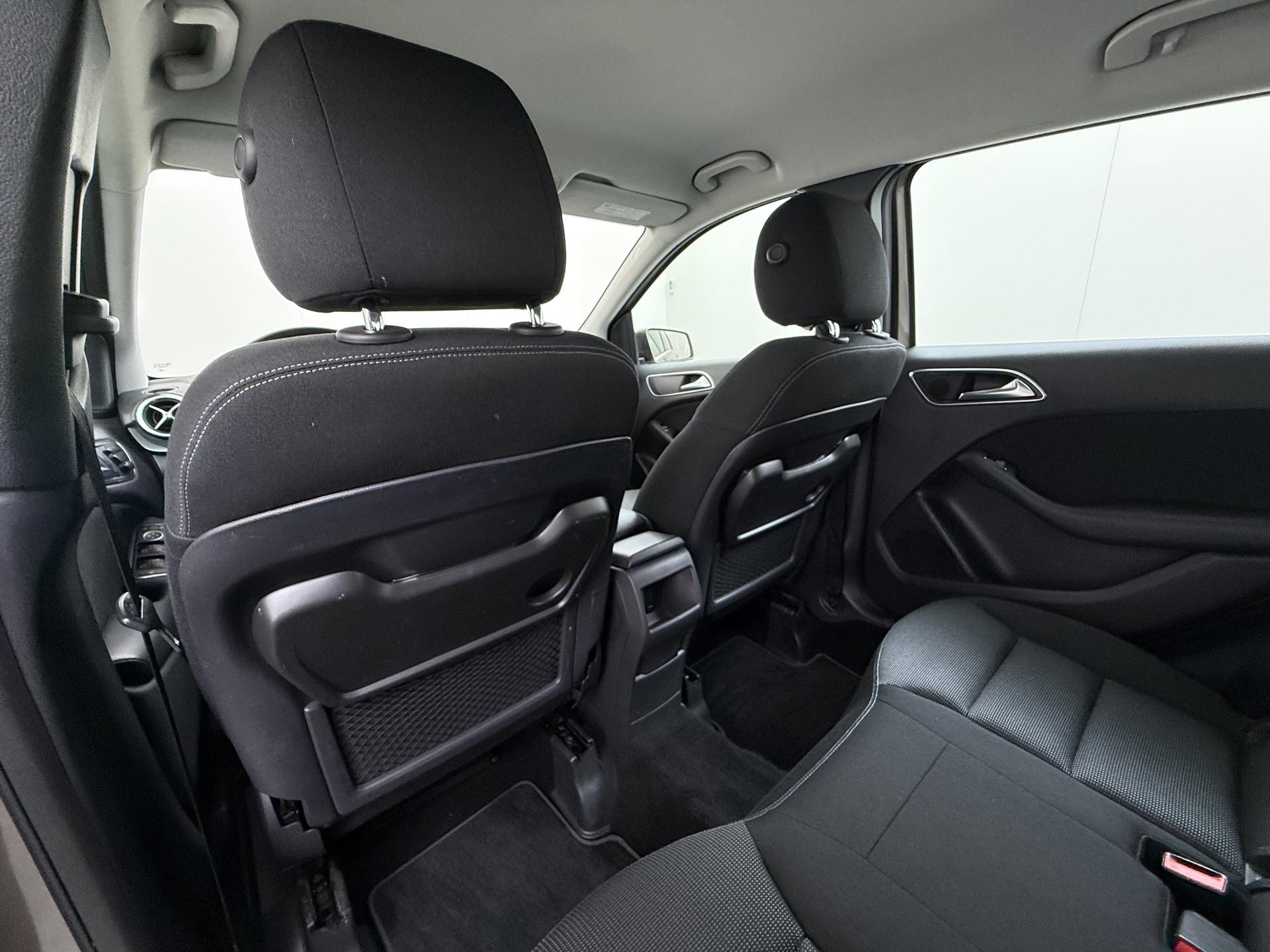 Mercedes-Benz B-klasse 180 Ambition 15