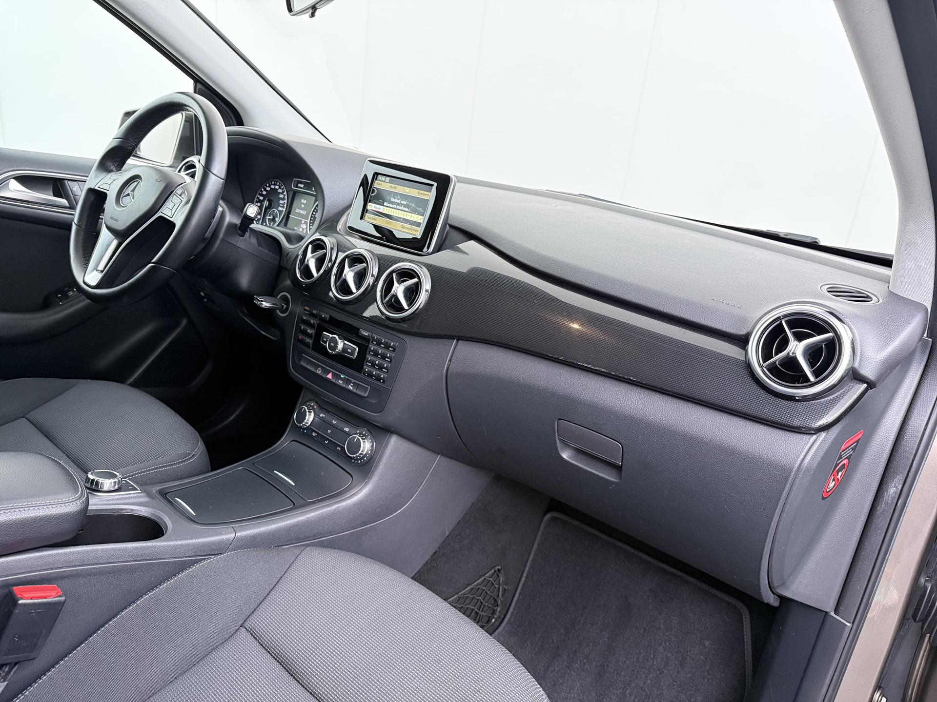 Mercedes-Benz B-klasse 180 Ambition 31