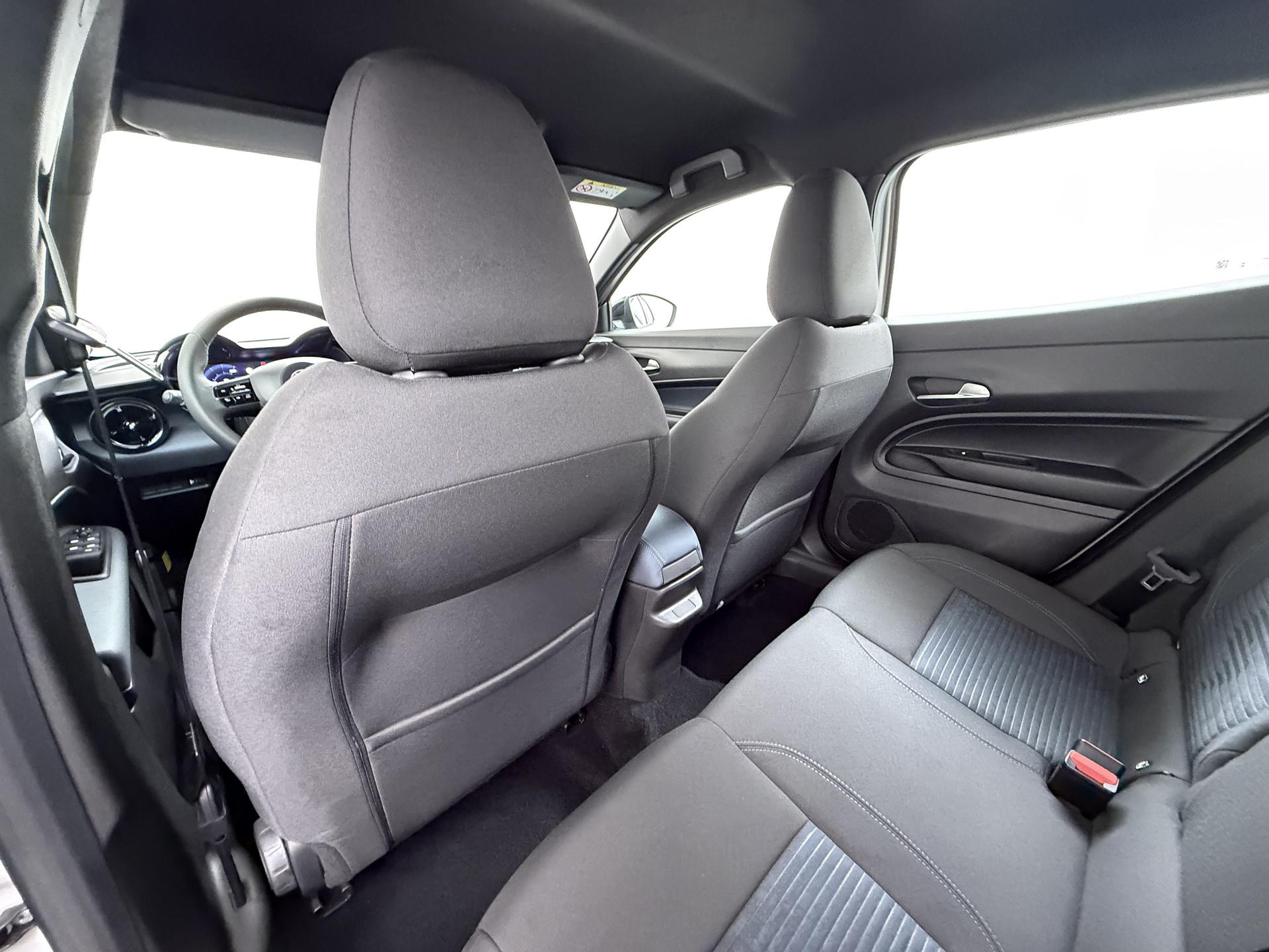 Alfa Romeo Junior Elettrica 54 kWh 12