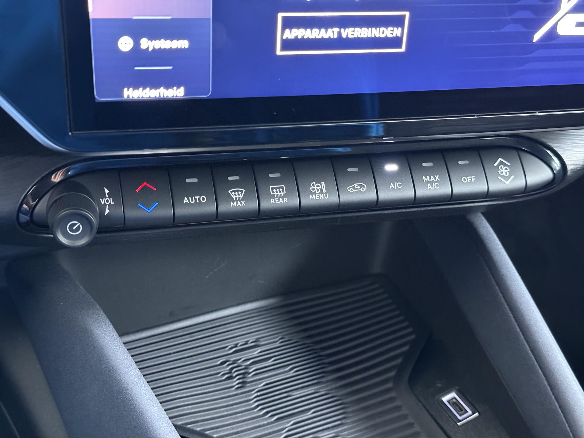 Alfa Romeo Junior Elettrica 54 kWh 26