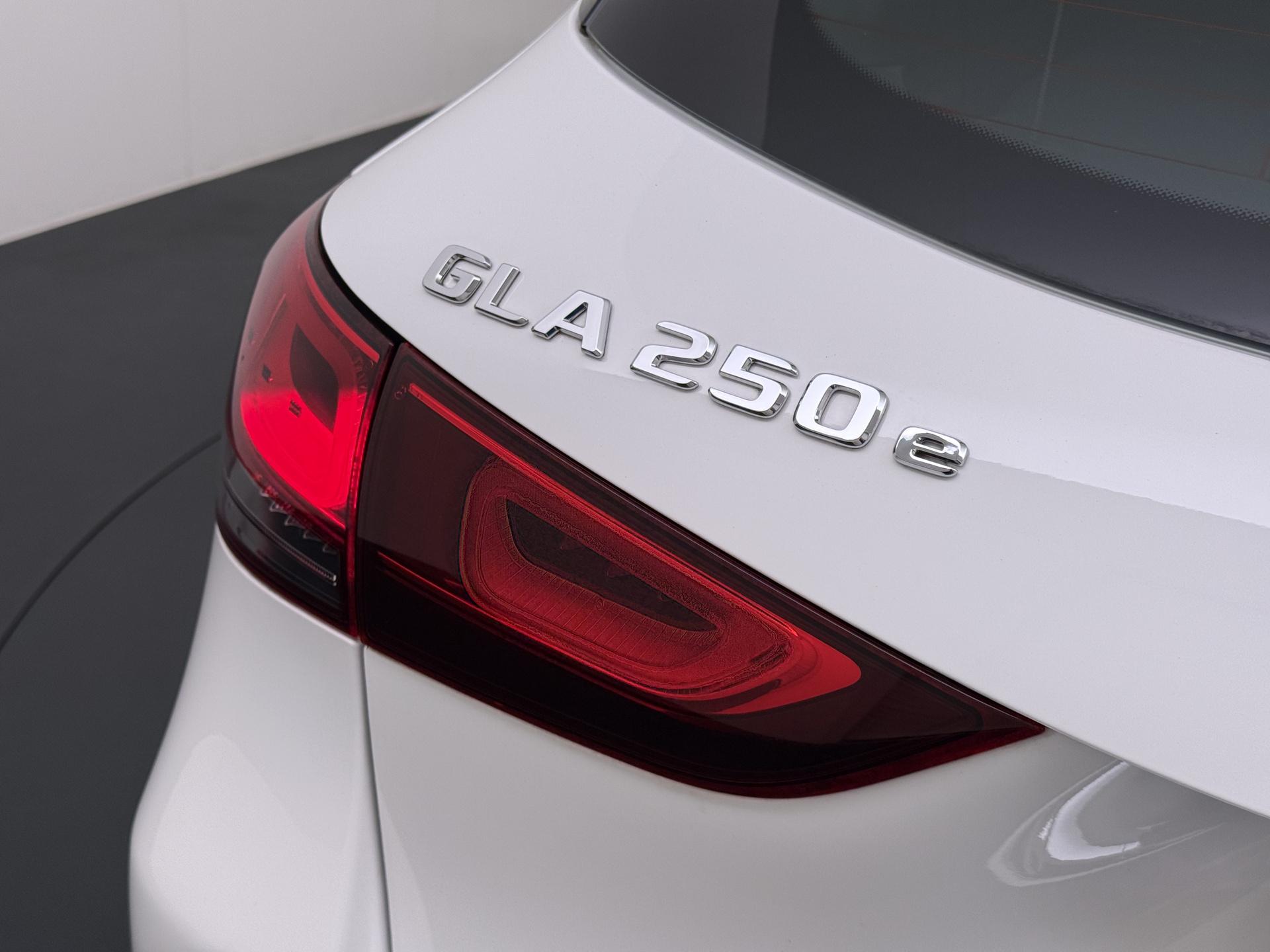 Mercedes-Benz GLA-klasse 250 e Business Solution Luxury Limited 4