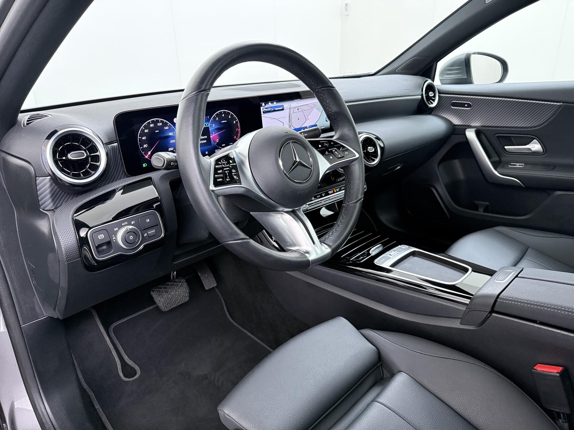 Mercedes-Benz A-klasse 180 Luxury Line Star Edition 1