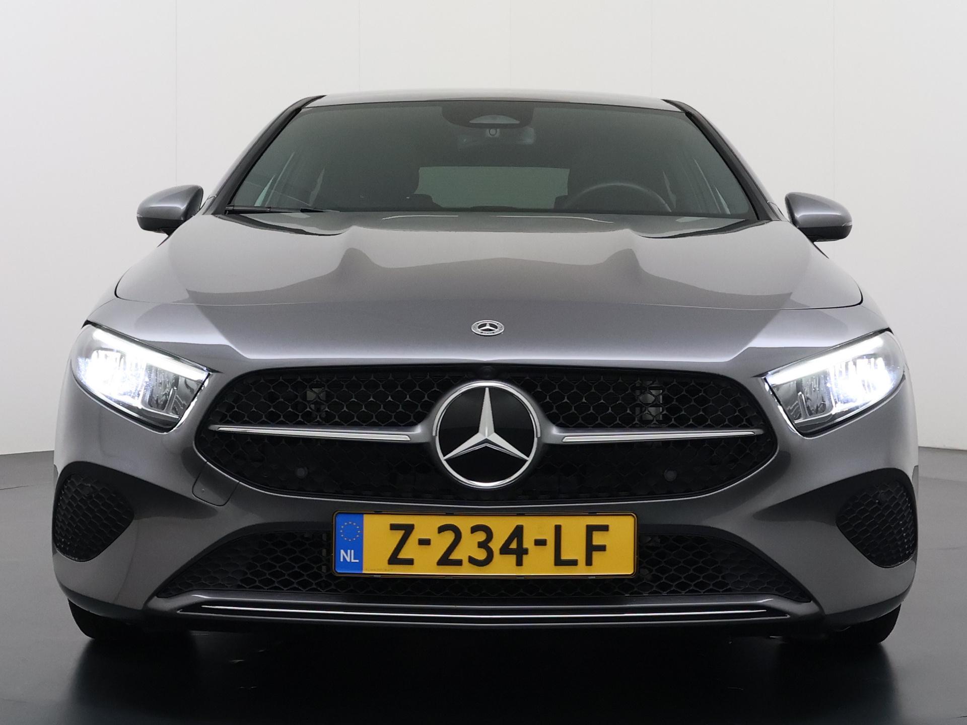 Mercedes-Benz A-klasse 180 Luxury Line Star Edition 11