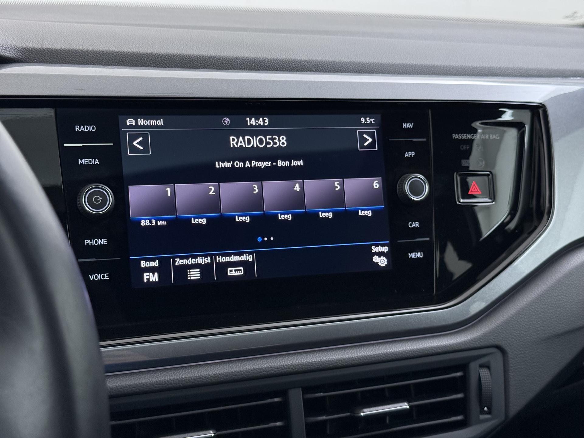 Volkswagen Polo 1.0 TSI Highline Business R 26