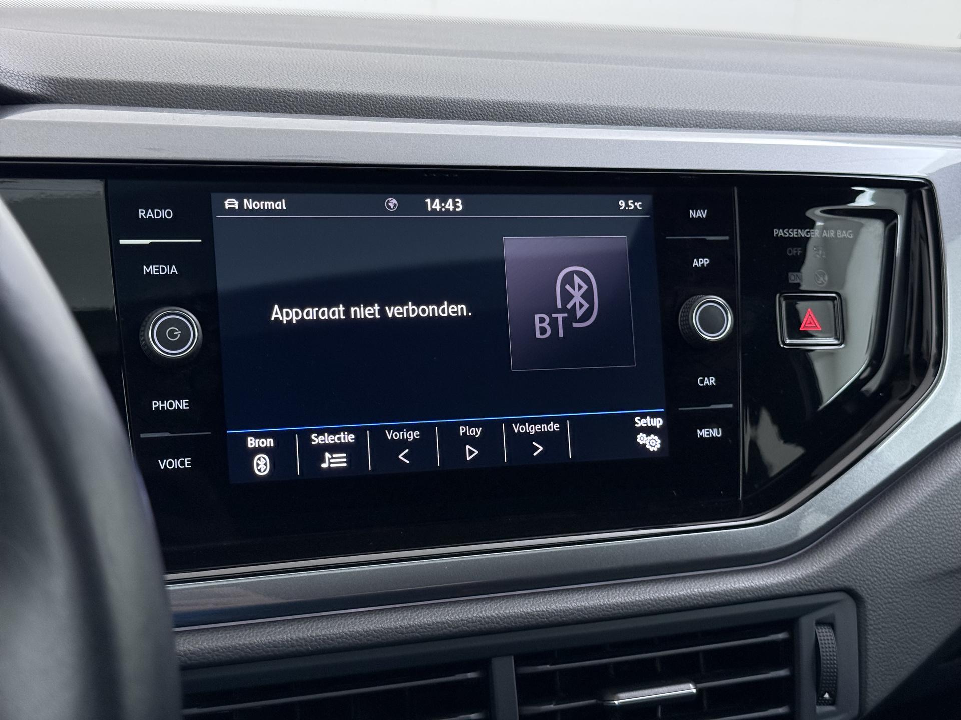 Volkswagen Polo 1.0 TSI Highline Business R 27