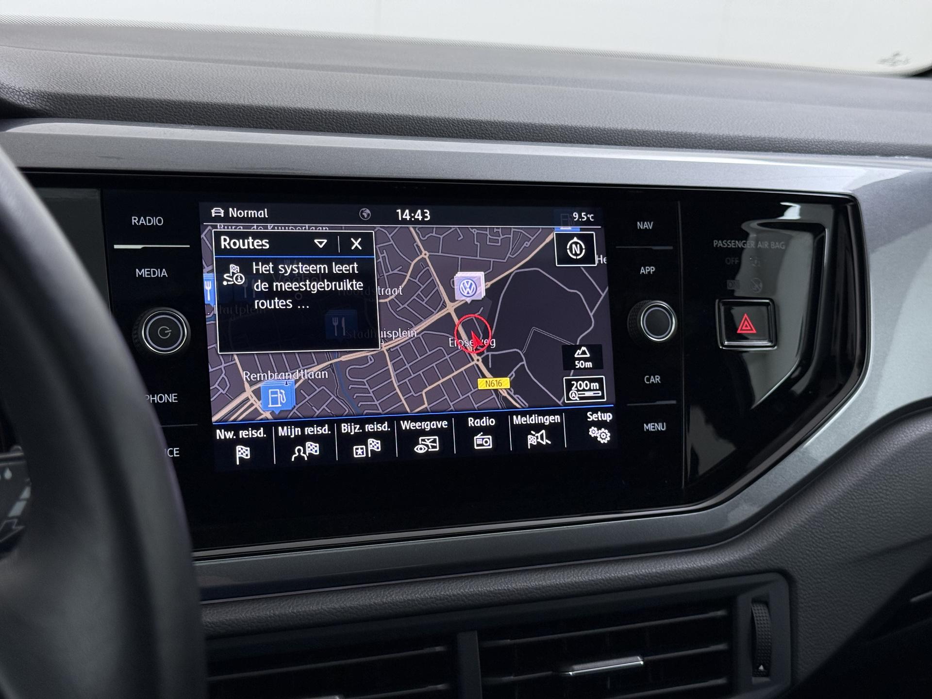 Volkswagen Polo 1.0 TSI Highline Business R 29