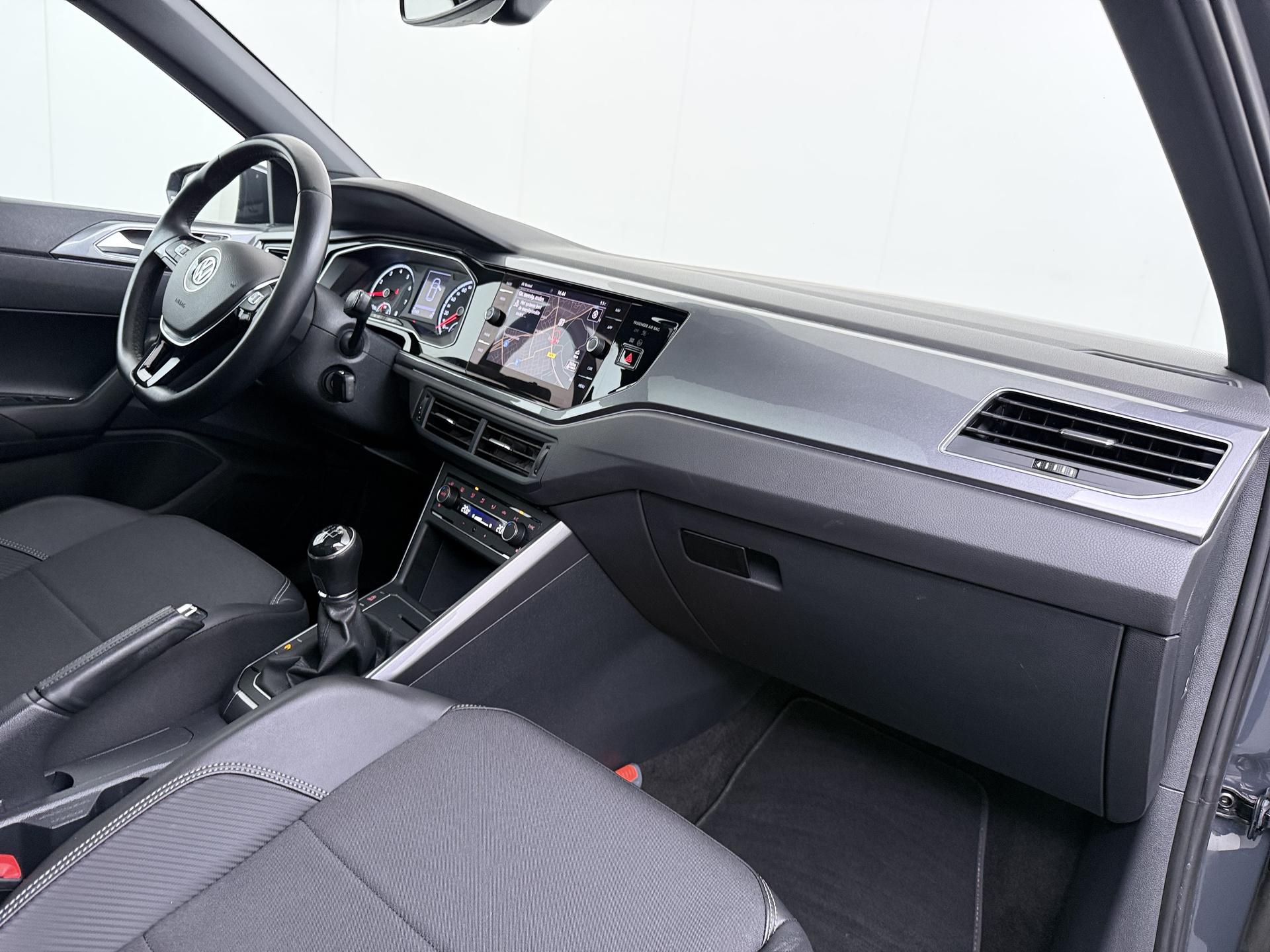 Volkswagen Polo 1.0 TSI Highline Business R 32