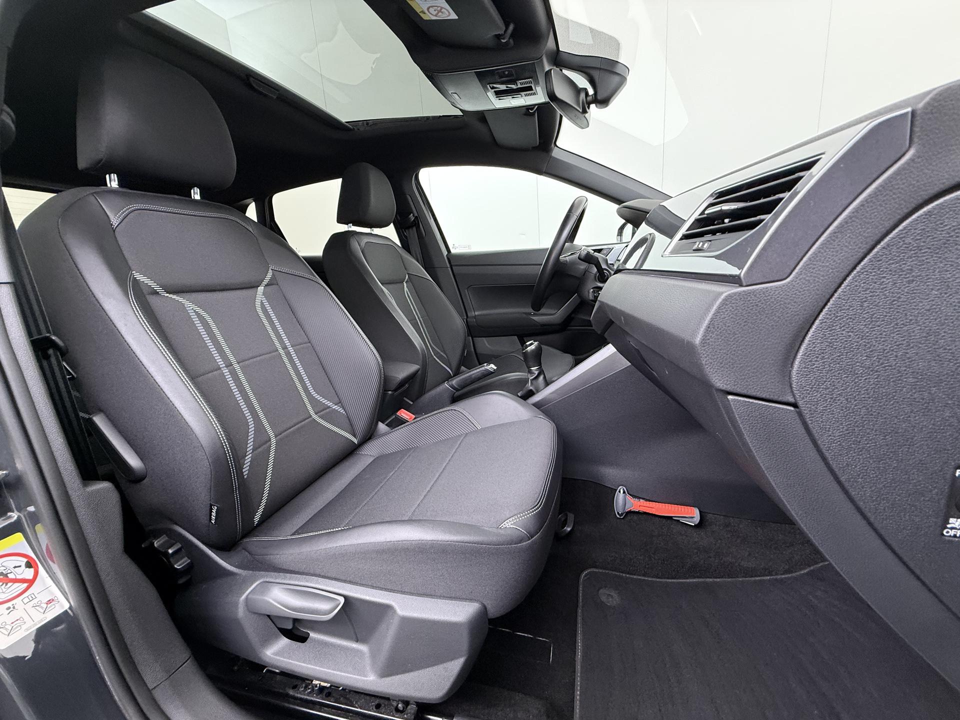 Volkswagen Polo 1.0 TSI Highline Business R 33