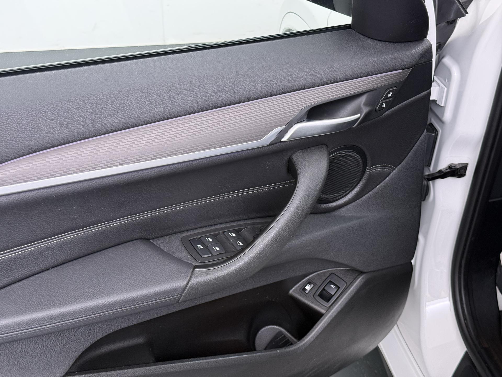 BMW X2 xDrive25e High Executive 12