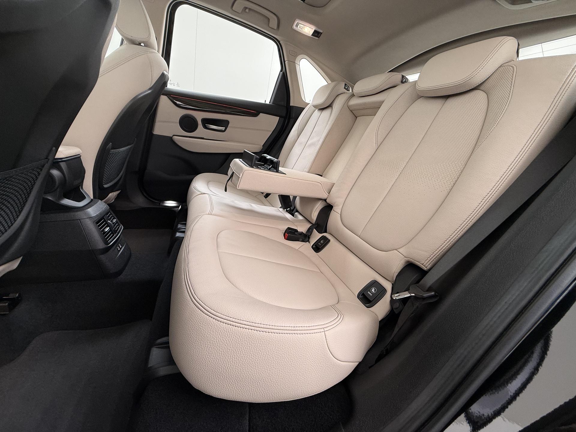 BMW 2-serie Active Tourer 218i 18