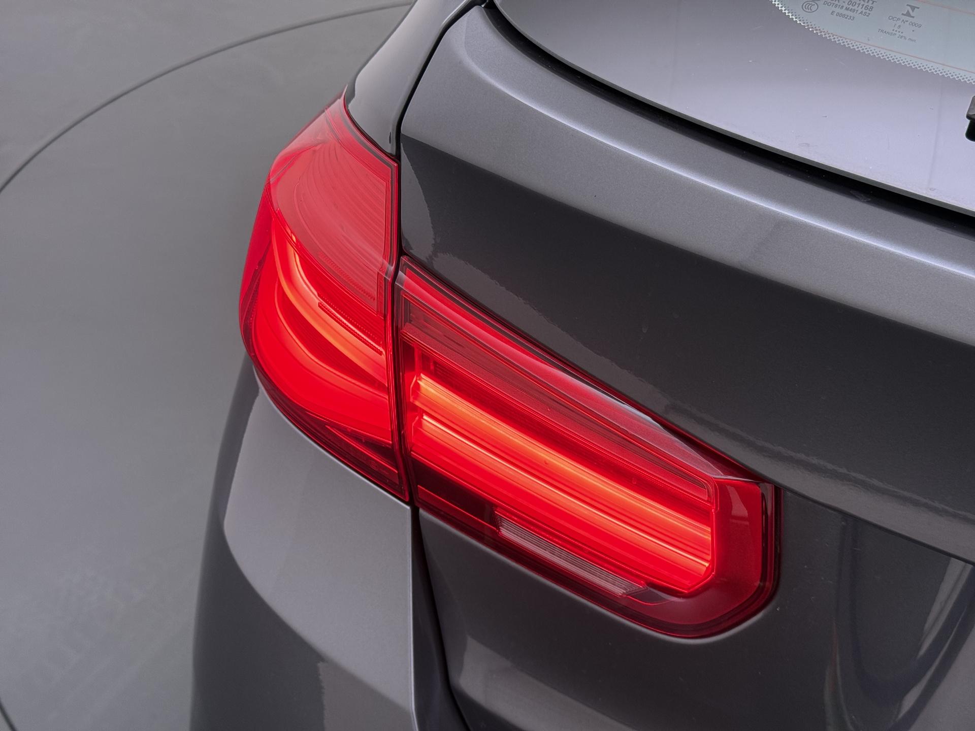 BMW 3-serie Touring 316d Executive 13