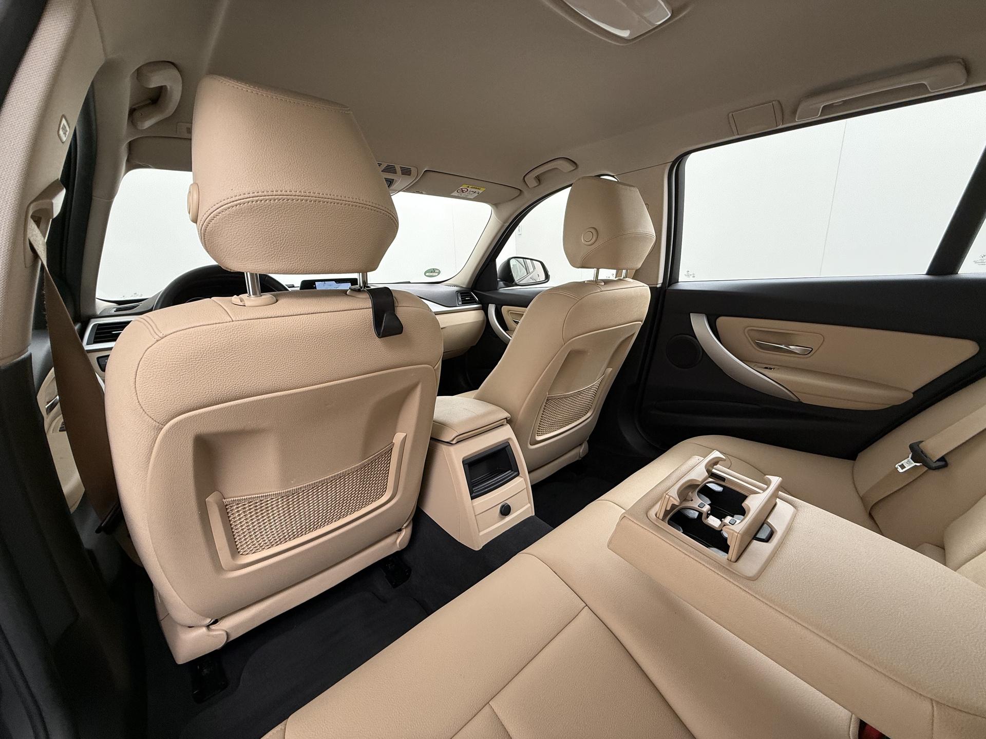 BMW 3-serie Touring 316d Executive 21