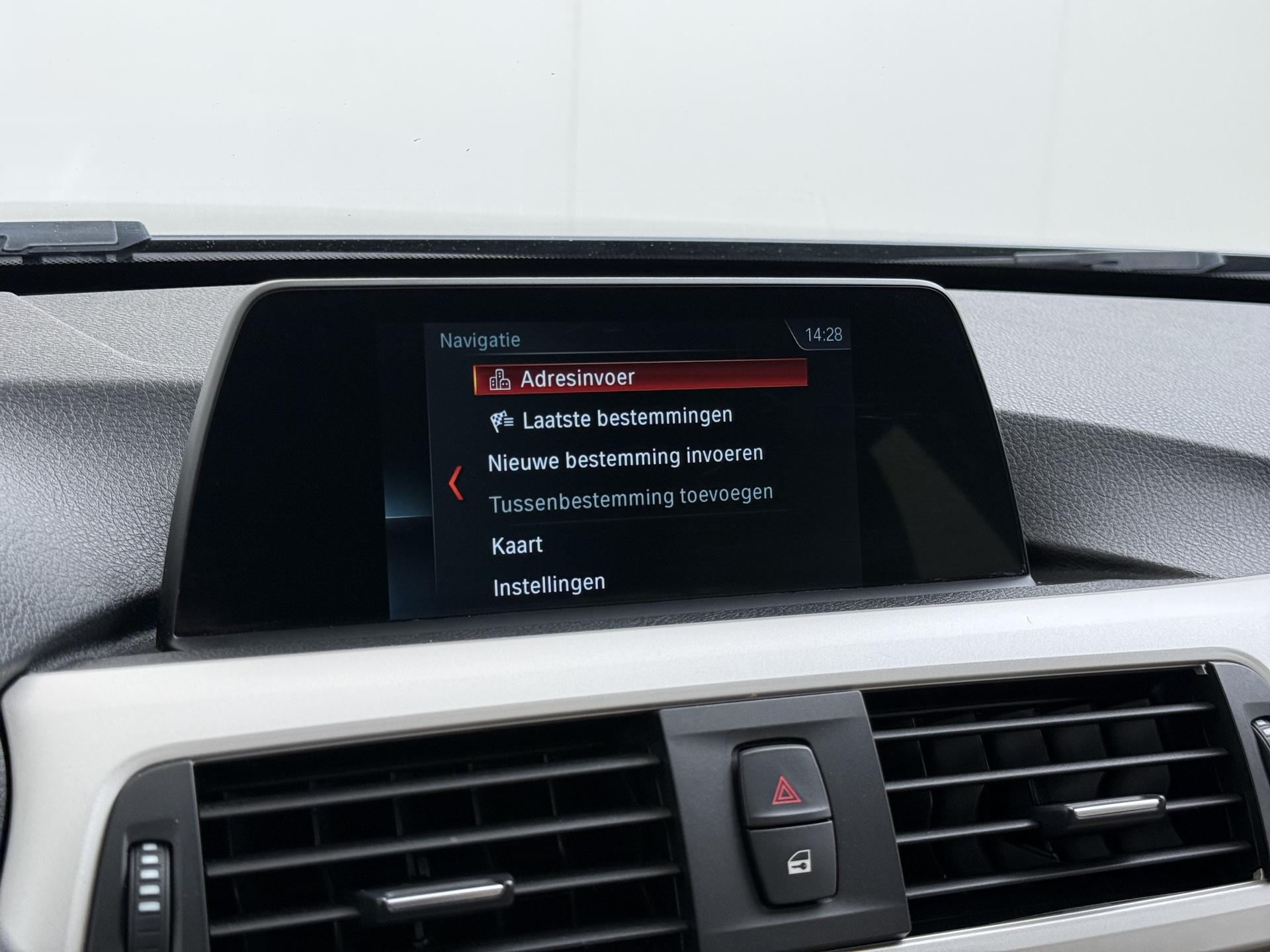 BMW 3-serie Touring 316d Executive 34