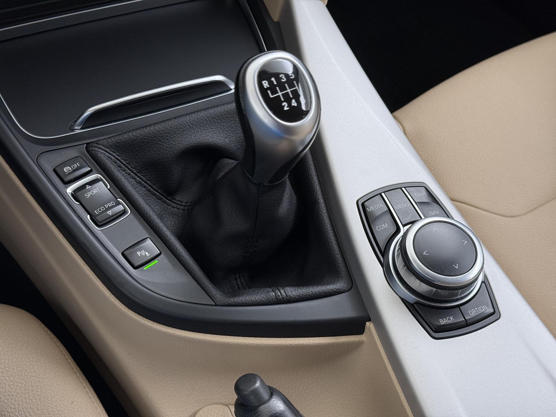 BMW 3-serie Touring 316d Executive 38