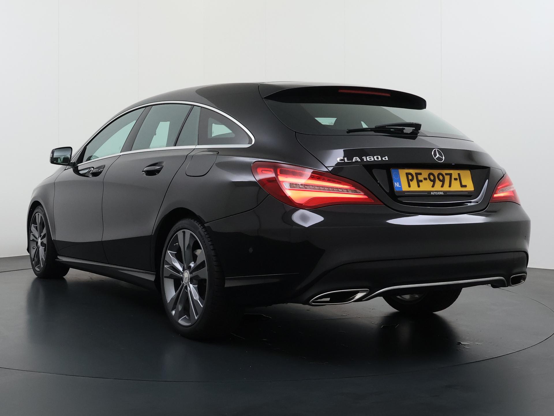 Mercedes-Benz CLA-klasse Shooting Brake 180 d Business Solution 1