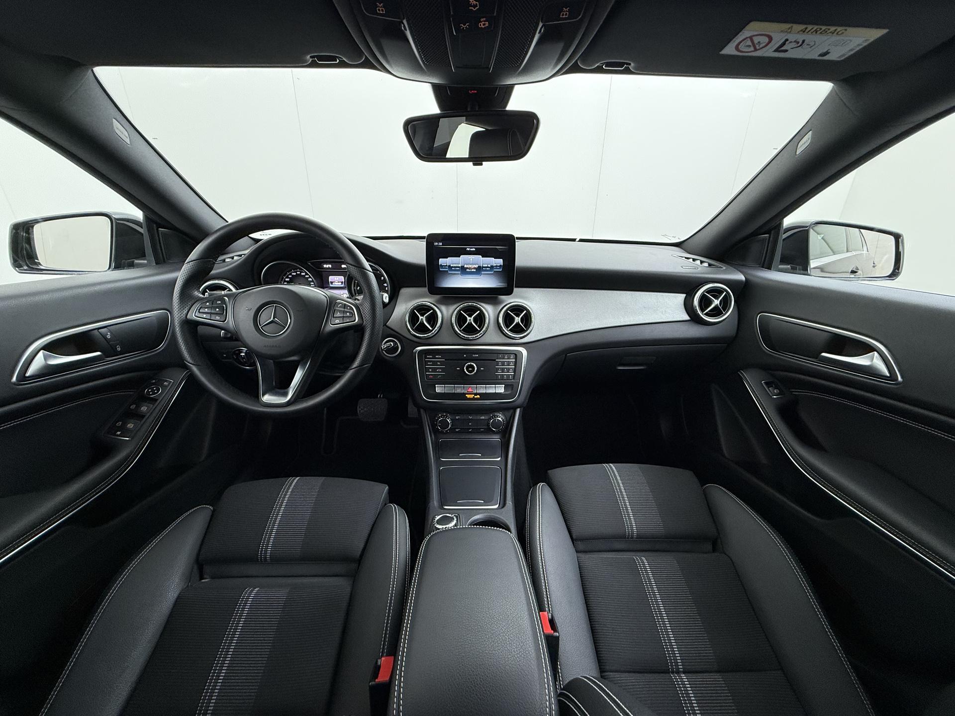 Mercedes-Benz CLA-klasse Shooting Brake 180 d Business Solution 4