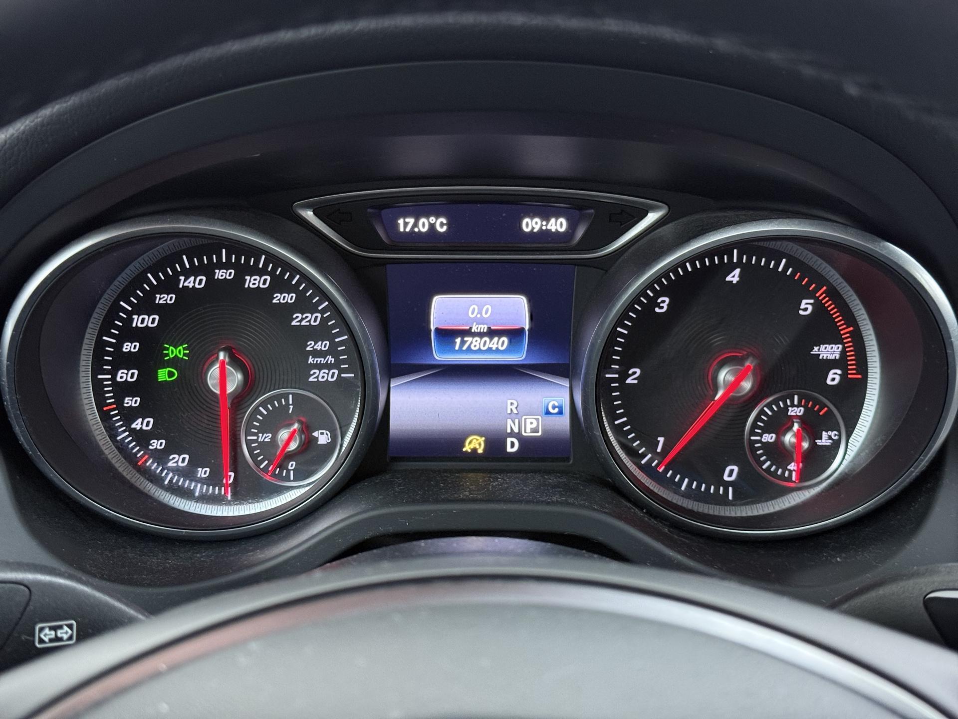 Mercedes-Benz CLA-klasse Shooting Brake 180 d Business Solution 9