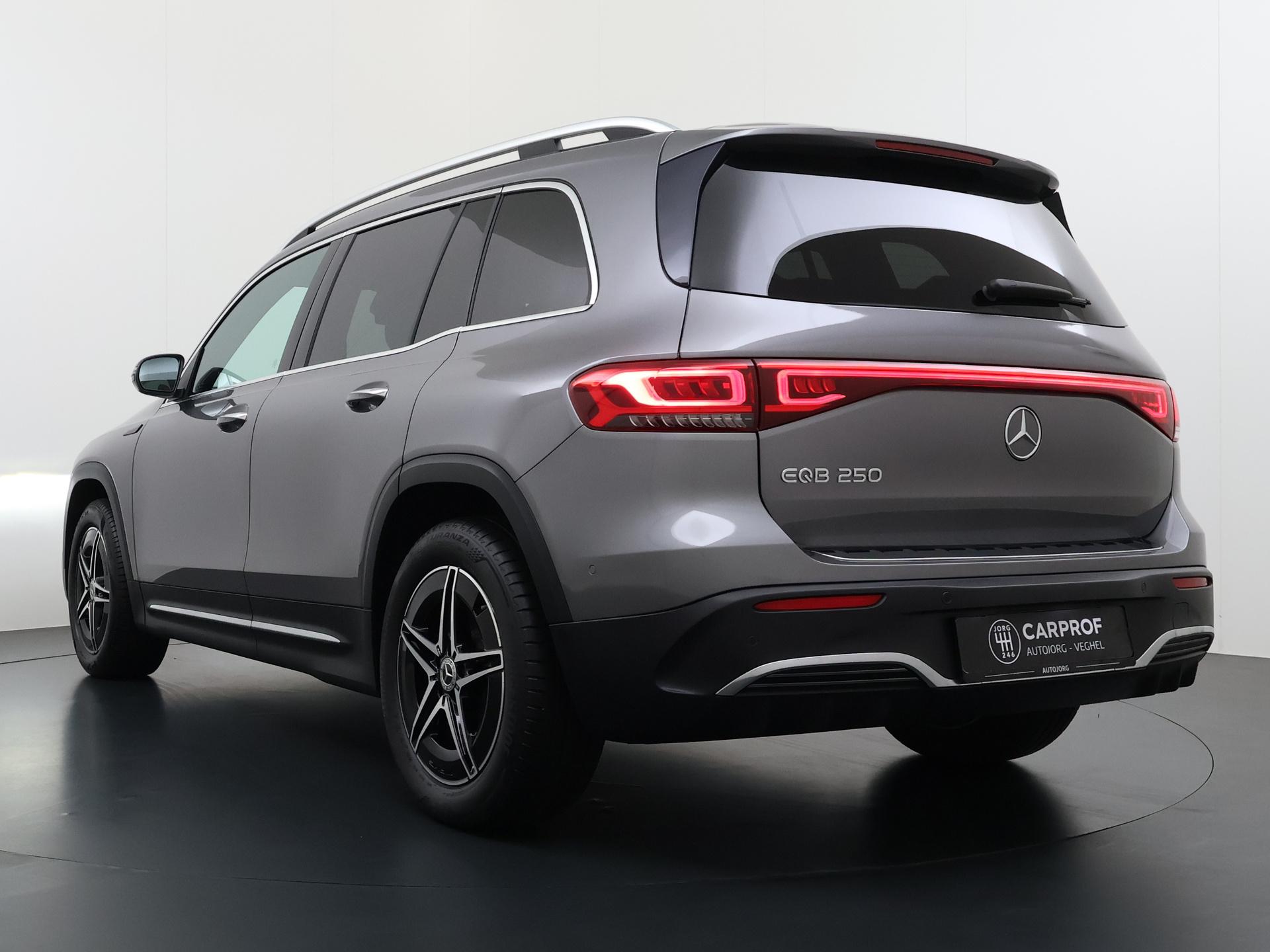 Mercedes-Benz EQB 250 AMG Line 67 kWh 1