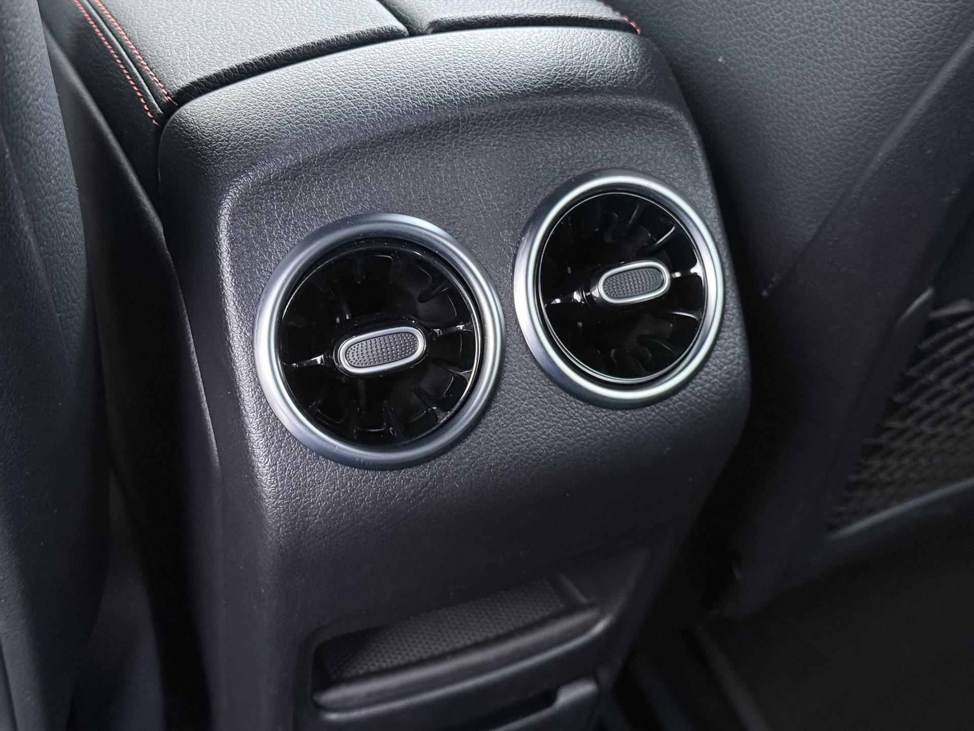 Mercedes-Benz EQB 250 AMG Line 67 kWh 17