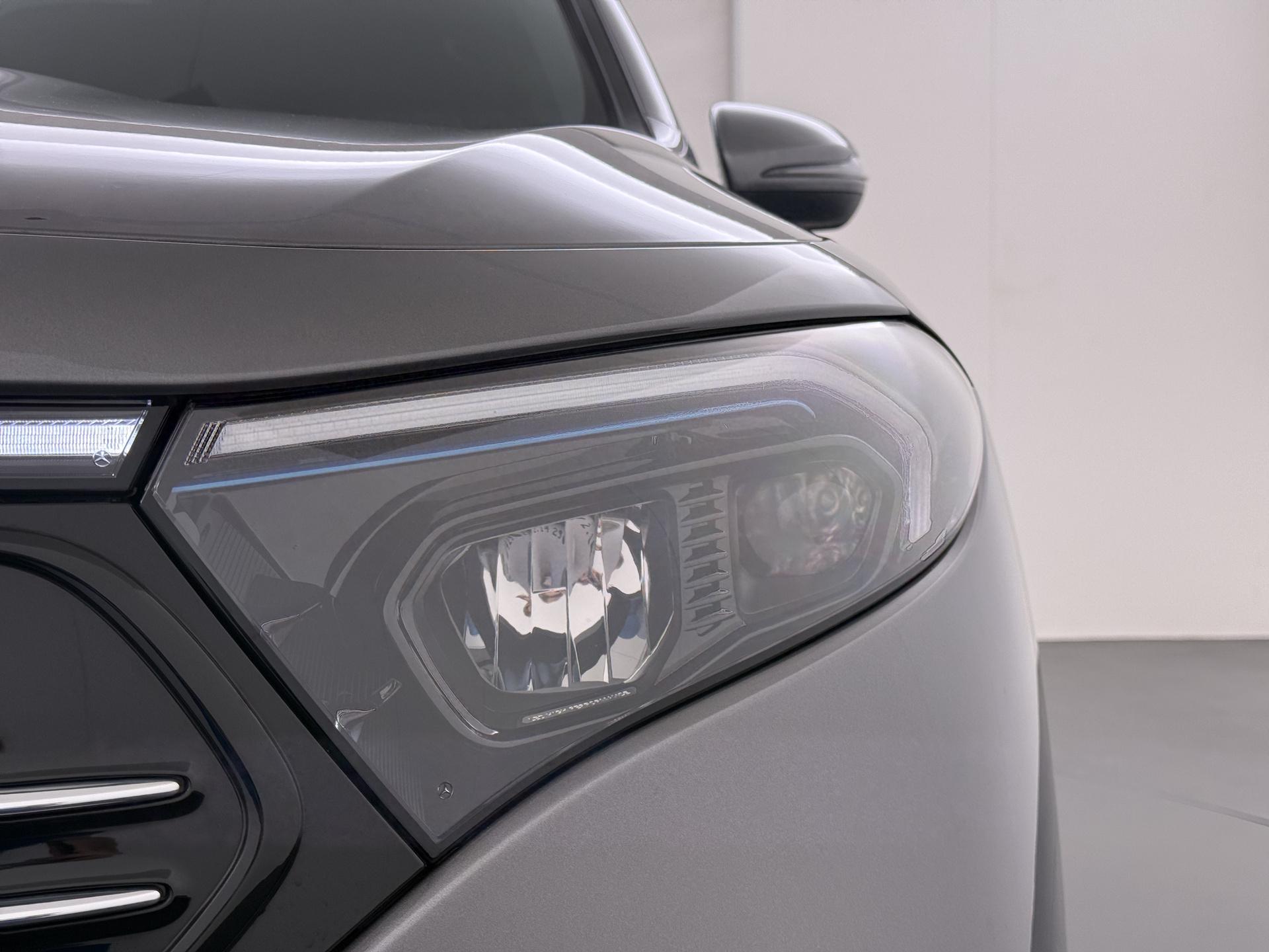 Mercedes-Benz EQB 250 AMG Line 67 kWh 8