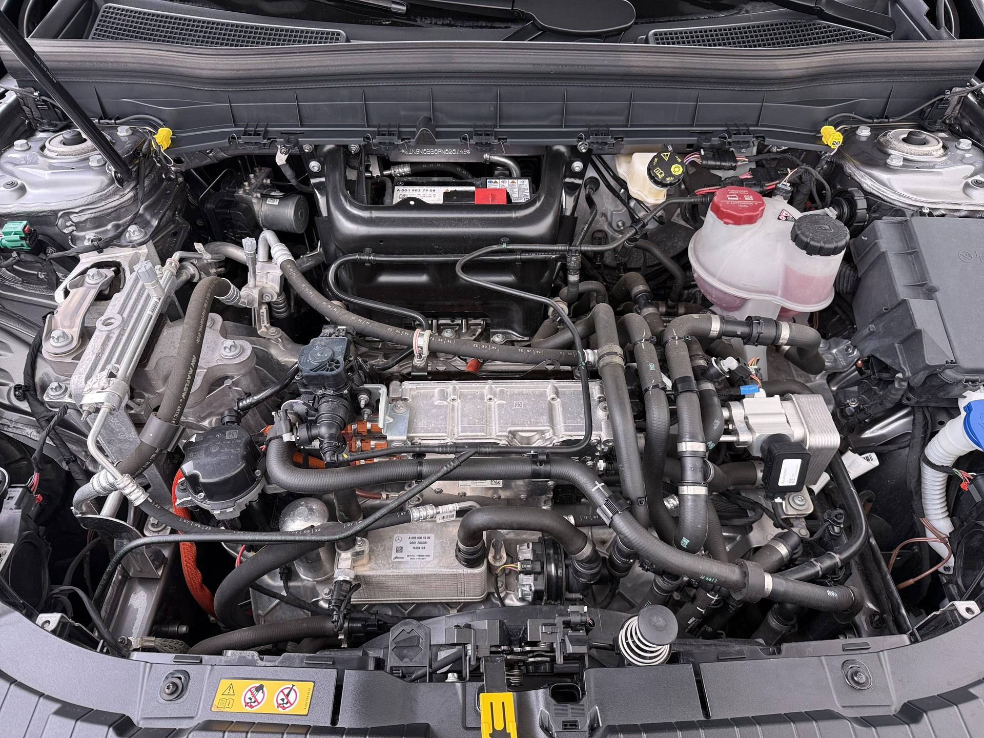 Mercedes-Benz EQB 250 AMG Line 67 kWh 9