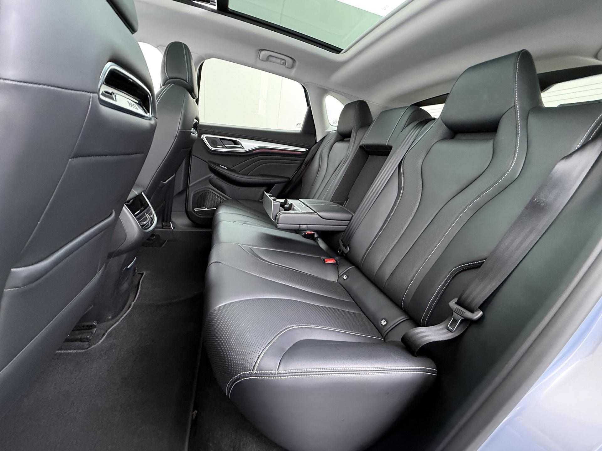 MG Marvel R Exclusive 70 kWh 19