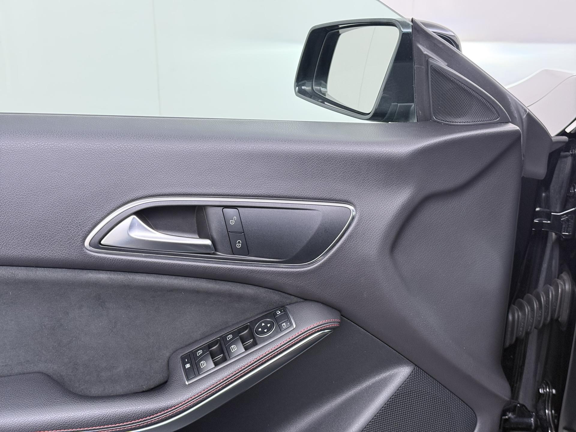 Mercedes-Benz CLA-klasse Shooting Brake 180 10