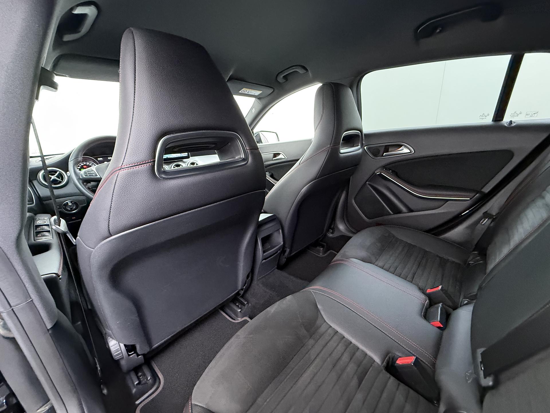 Mercedes-Benz CLA-klasse Shooting Brake 180 14