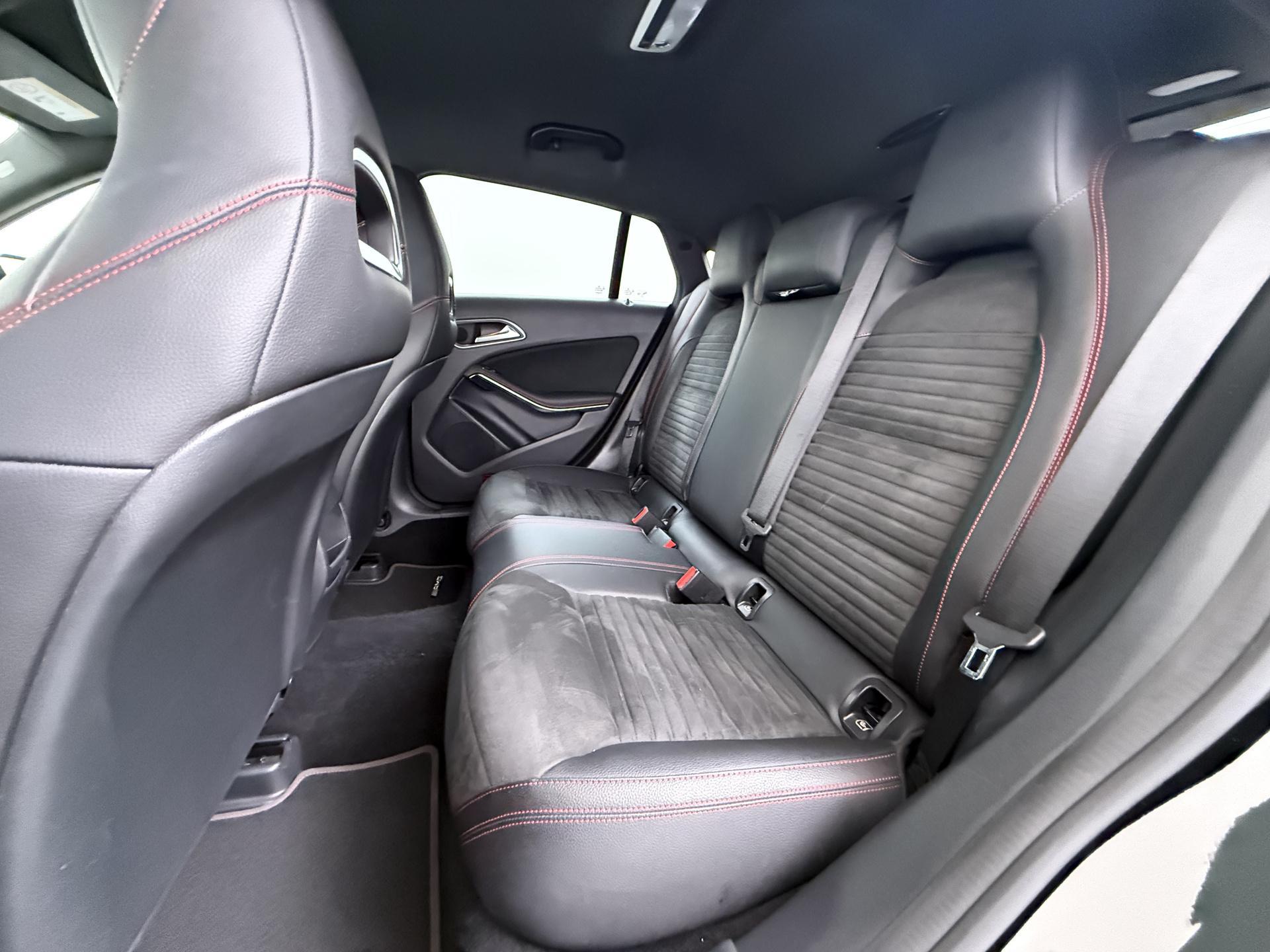 Mercedes-Benz CLA-klasse Shooting Brake 180 15