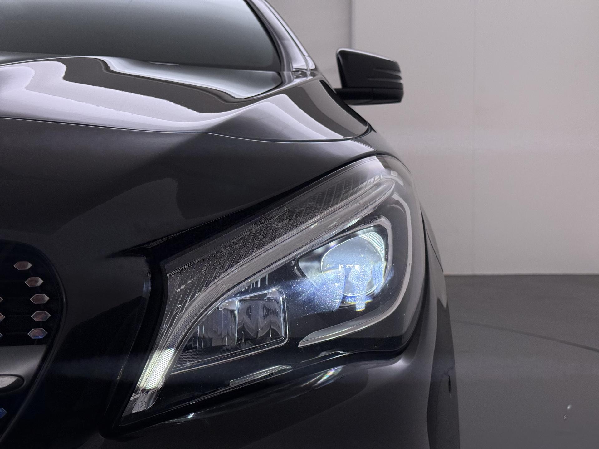 Mercedes-Benz CLA-klasse Shooting Brake 180 8