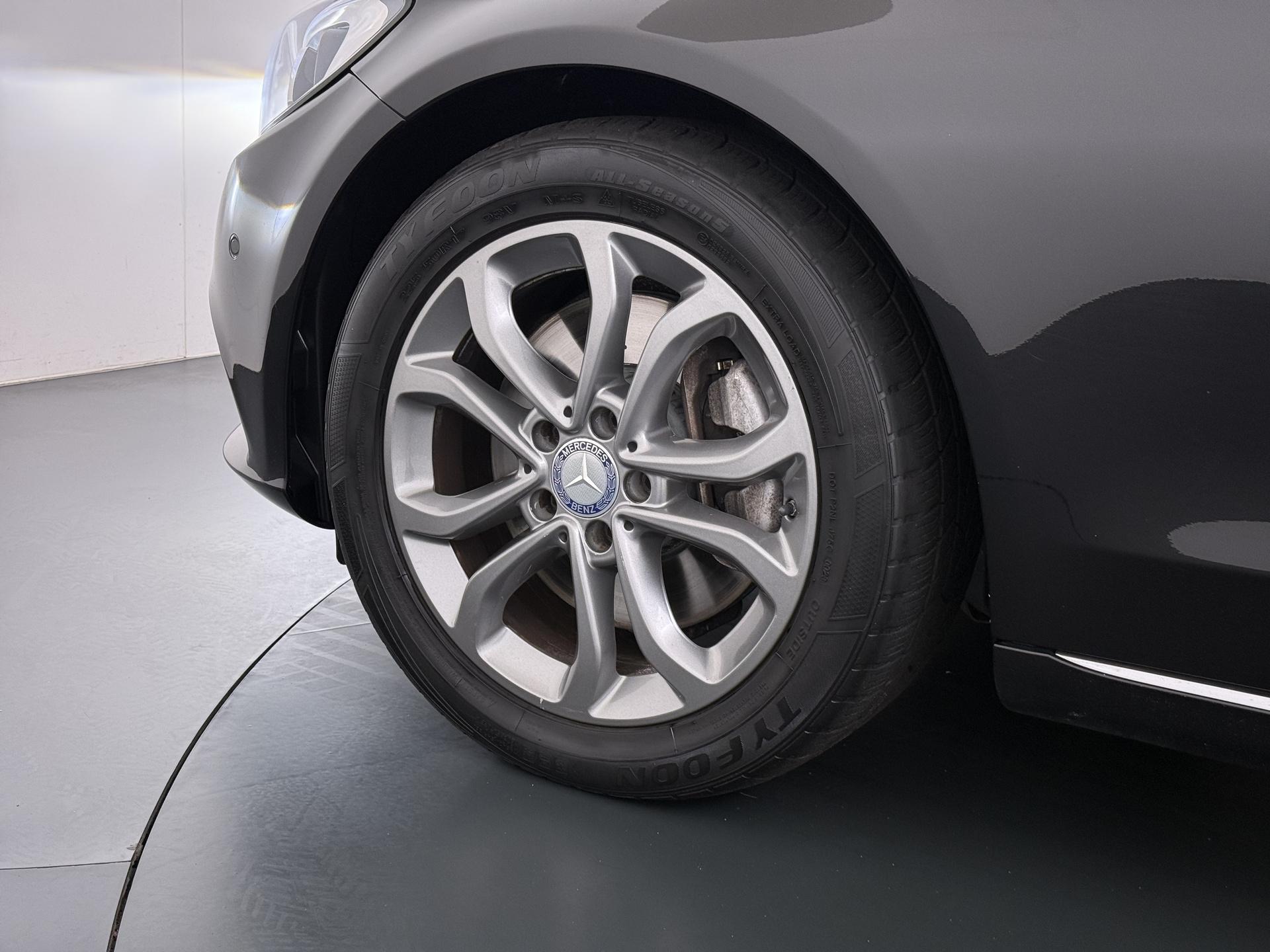 Mercedes-Benz C-klasse Estate 300 CDI HYBRID Avantgarde 13