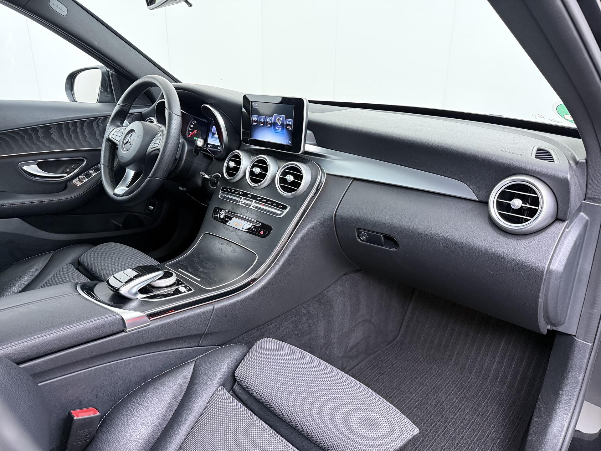 Mercedes-Benz C-klasse Estate 300 CDI HYBRID Avantgarde 39