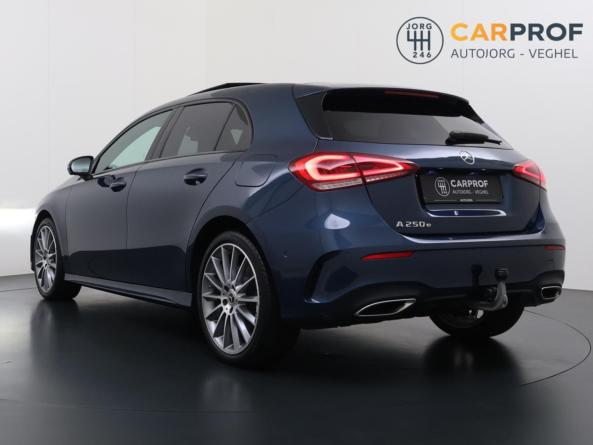 Mercedes-Benz A-klasse 250 e AMG Line 1