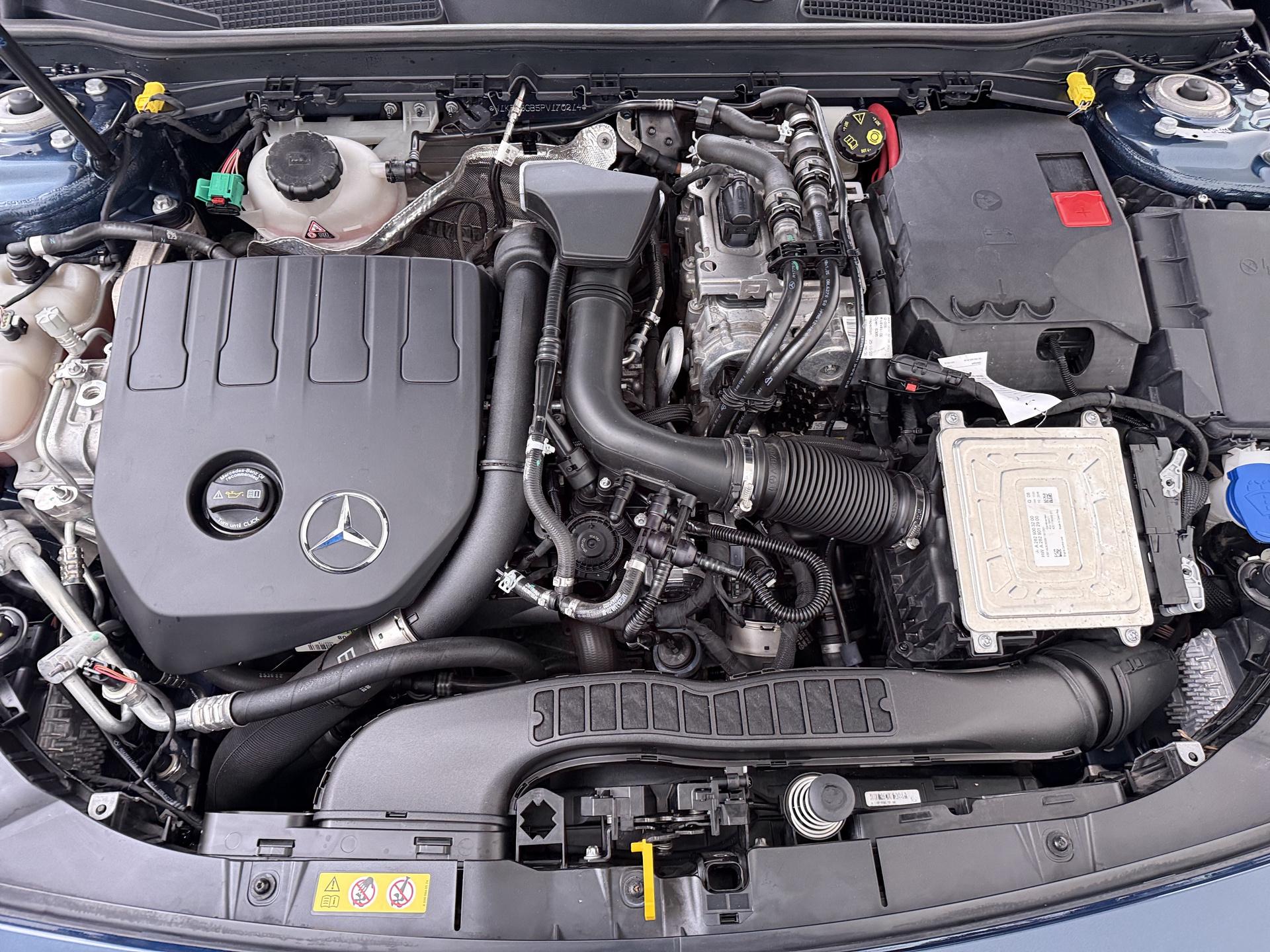 Mercedes-Benz A-klasse 250 e AMG Line 10