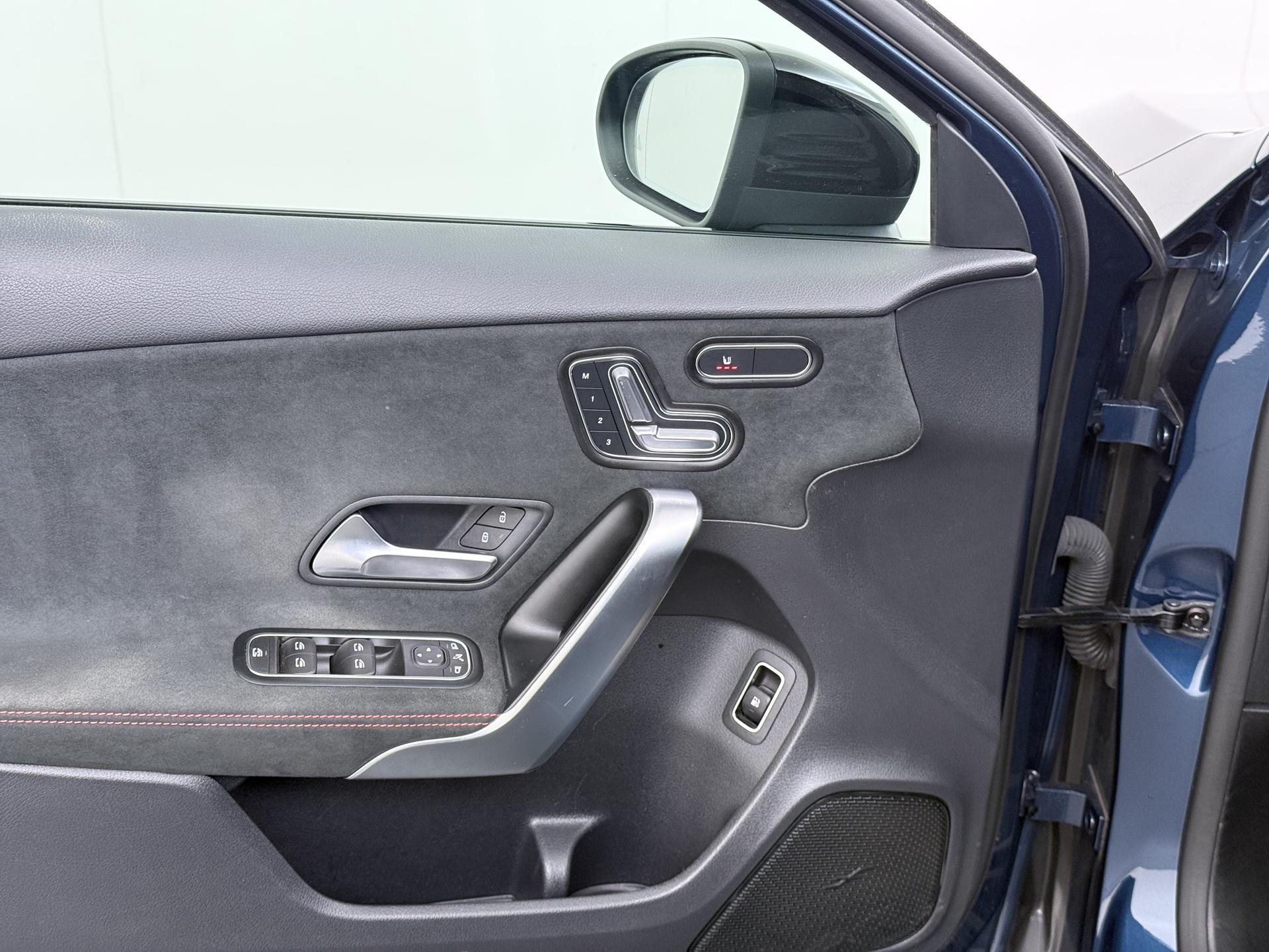 Mercedes-Benz A-klasse 250 e AMG Line 11